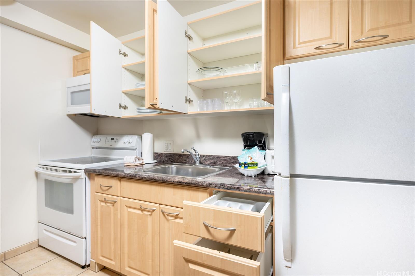 Waikiki Sunset condo # 2901(NUC), Honolulu, Hawaii - photo 5 of 22