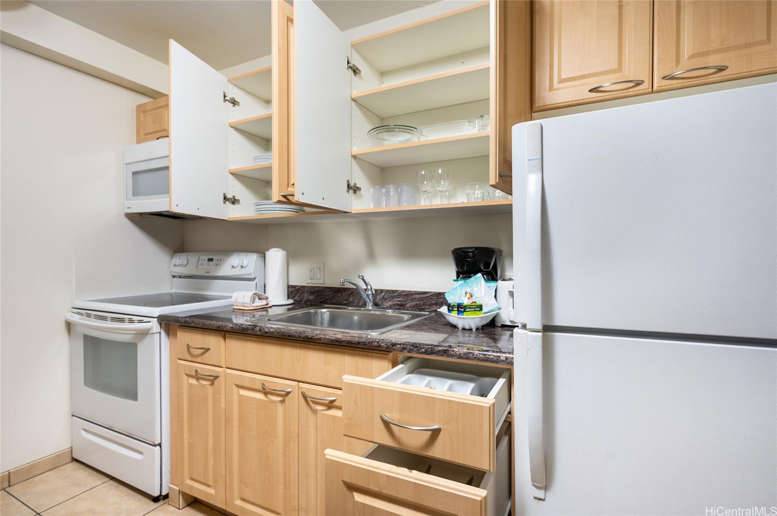 Waikiki Sunset condo # 2901(NUC), Honolulu, Hawaii - photo 6 of 22