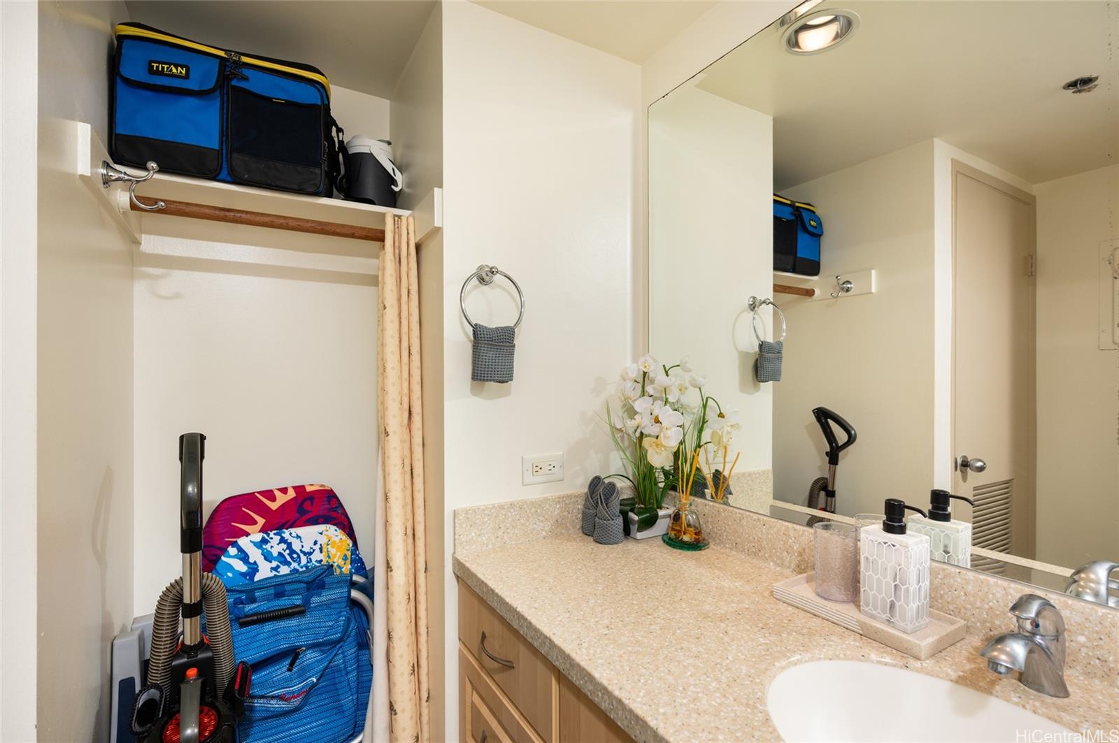 Waikiki Sunset condo # 3105(NUC), Honolulu, Hawaii - photo 12 of 23