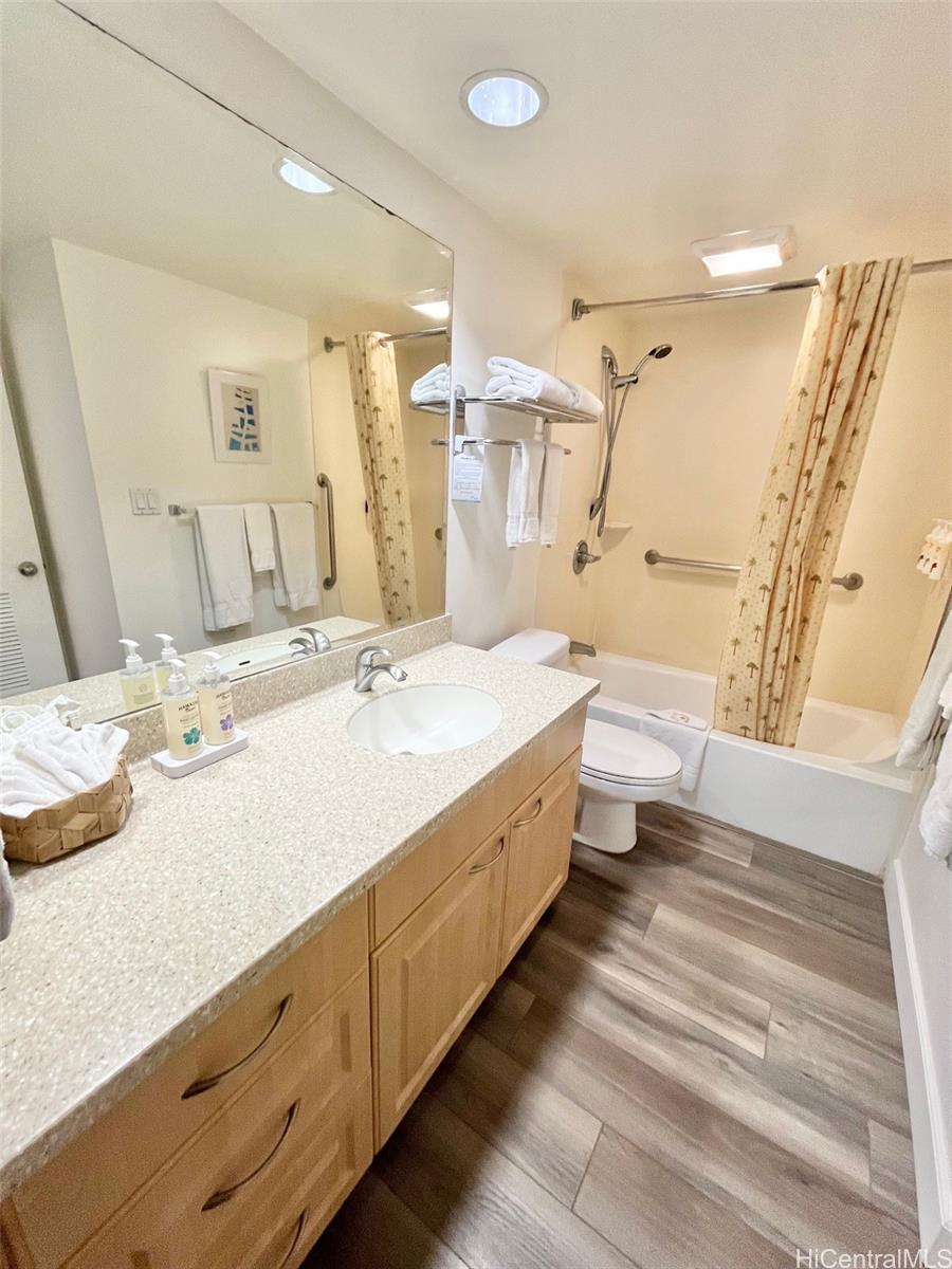 Waikiki Sunset condo # 3301 (NUC), Honolulu, Hawaii - photo 10 of 14