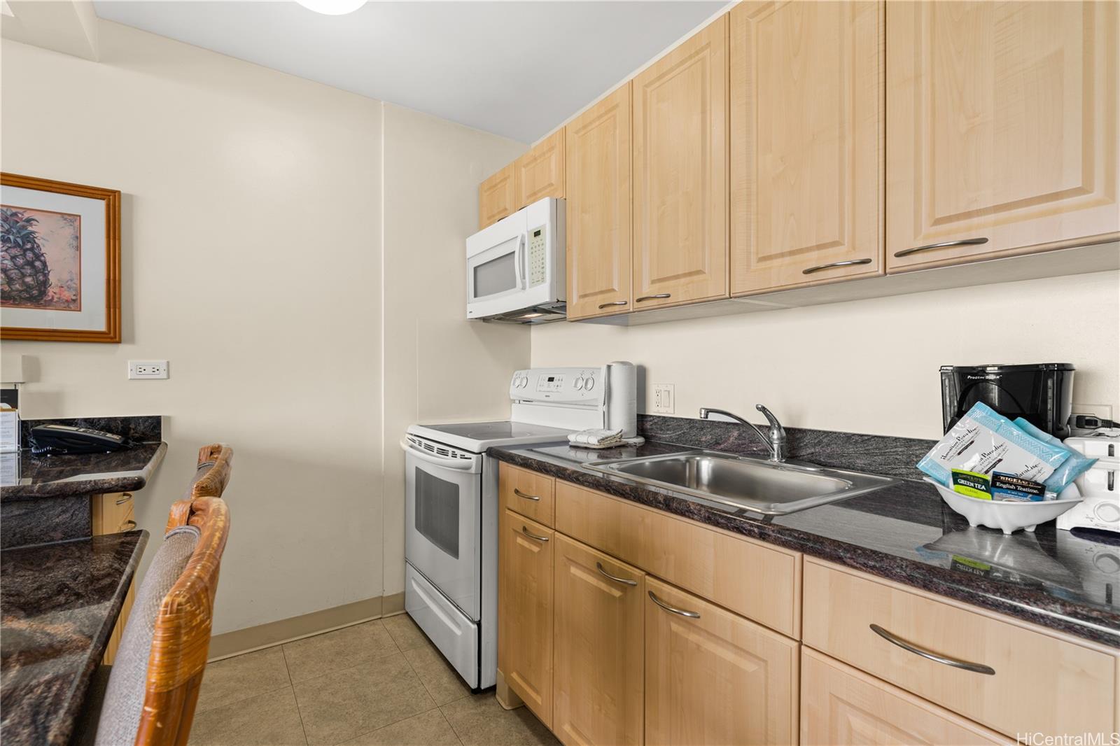 Waikiki Sunset condo # 3308, Honolulu, Hawaii - photo 5 of 19