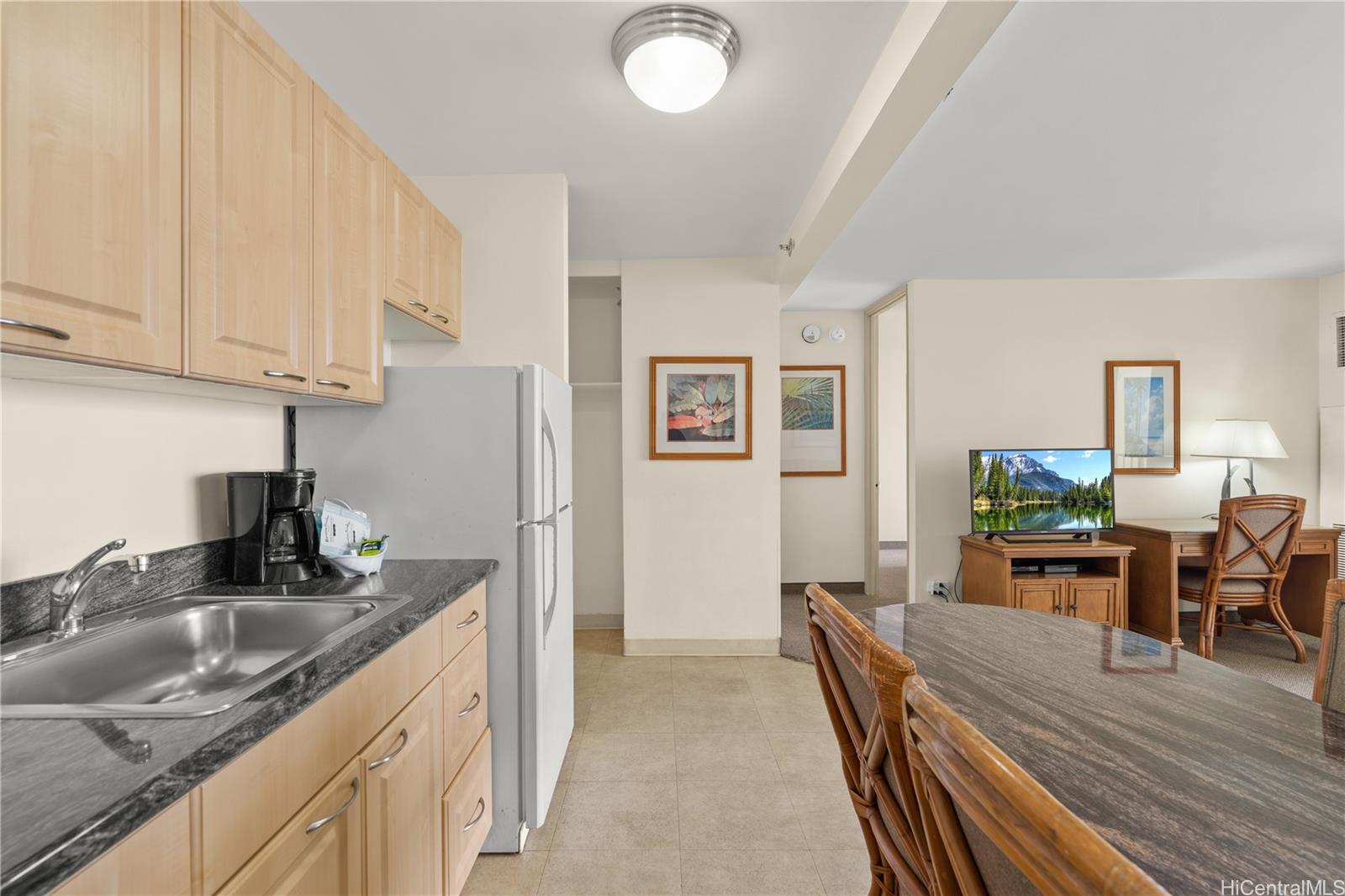 Waikiki Sunset condo # 3308(NUC), Honolulu, Hawaii - photo 6 of 19