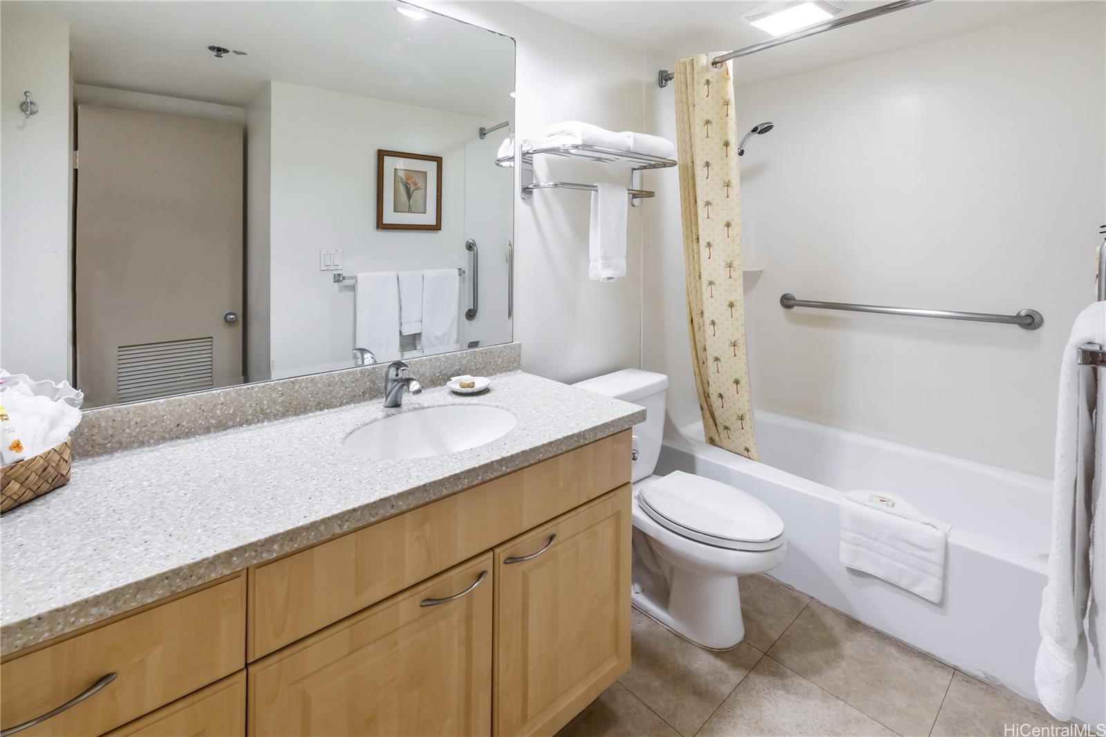 Waikiki Sunset condo # 3705 (NUC), Honolulu, Hawaii - photo 10 of 13