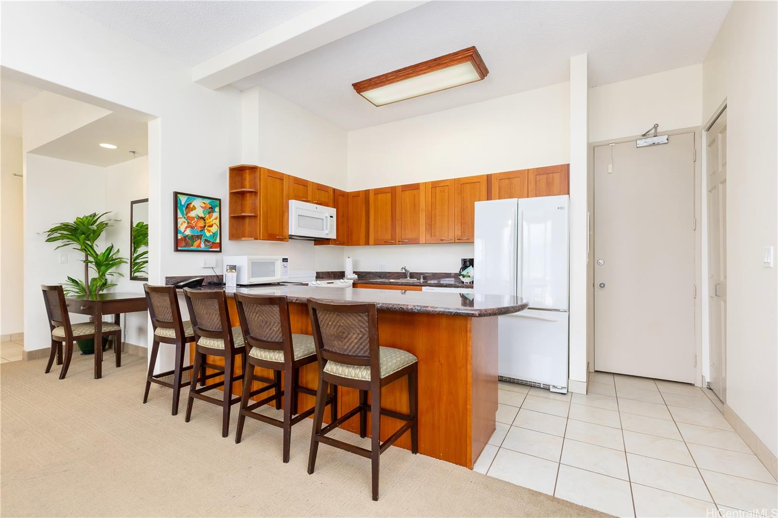 Waikiki Sunset condo # 3801, Honolulu, Hawaii - photo 9 of 25