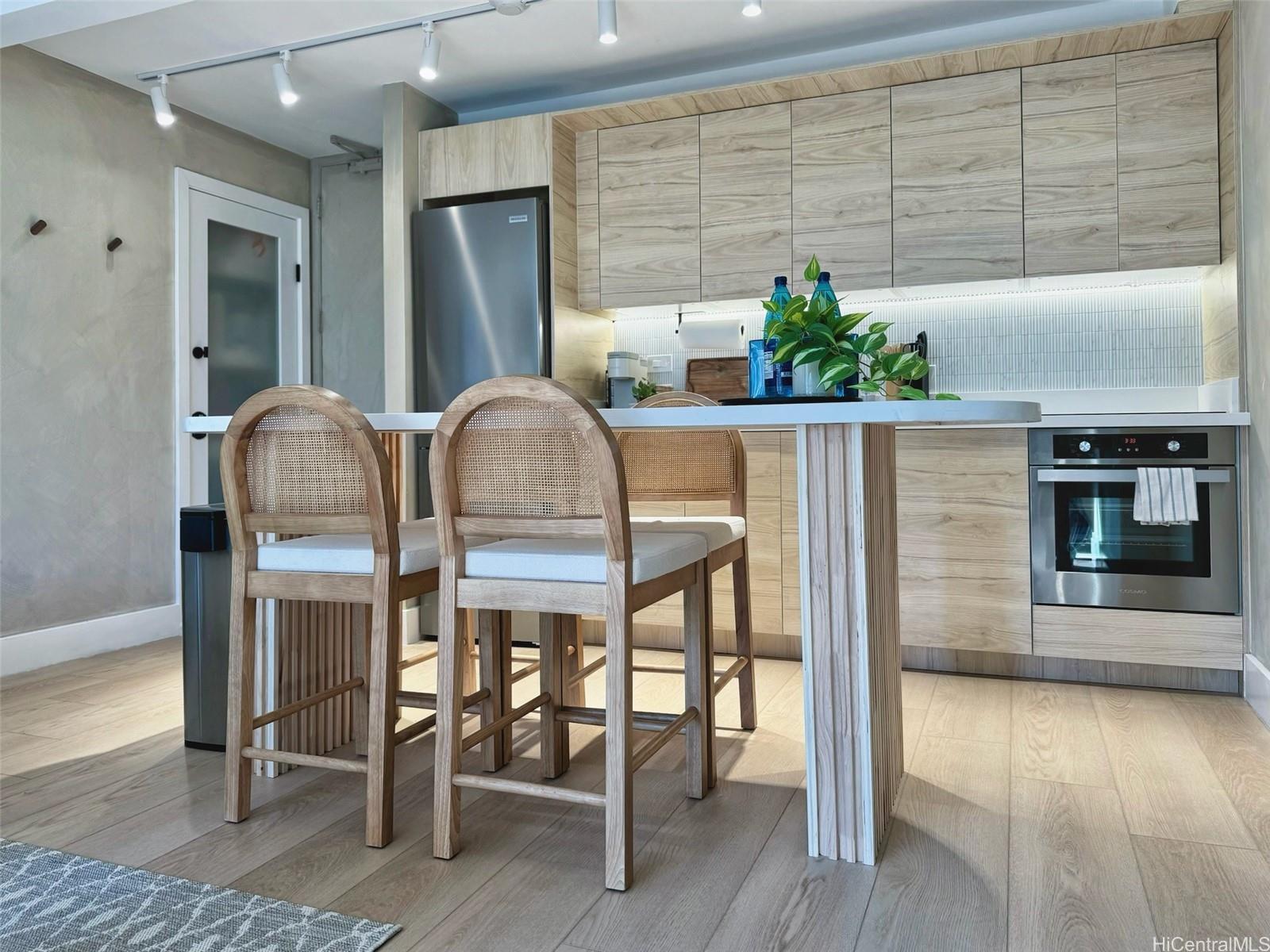 Waikiki Sunset condo # 710 (NUC), Honolulu, Hawaii - photo 6 of 25