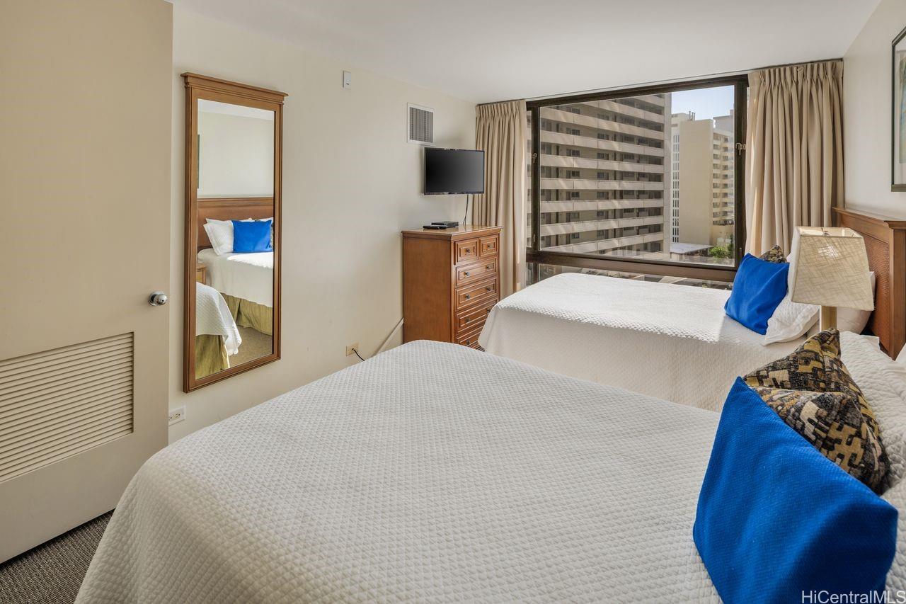 Waikiki Sunset condo # 906, Honolulu, Hawaii - photo 15 of 25