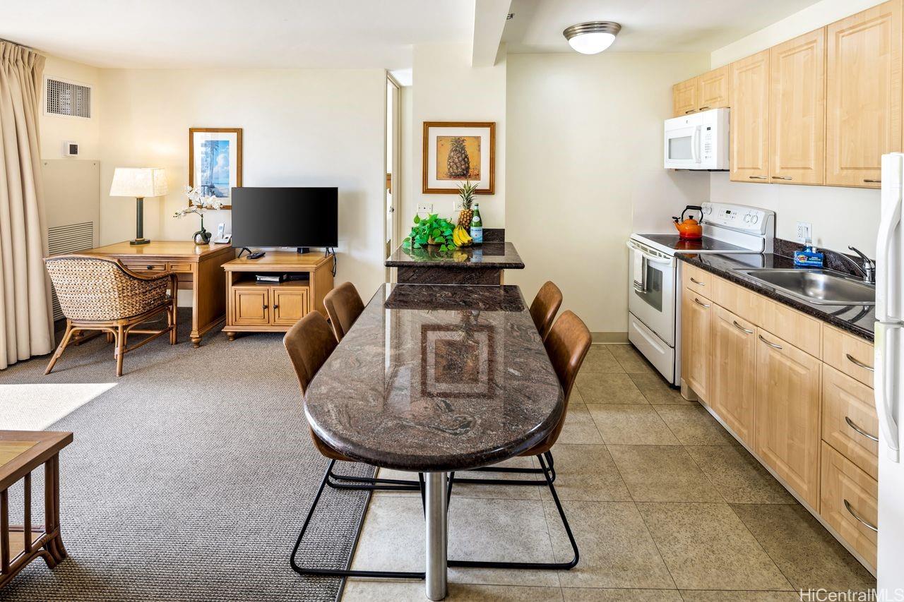 Waikiki Sunset condo # 906, Honolulu, Hawaii - photo 3 of 25