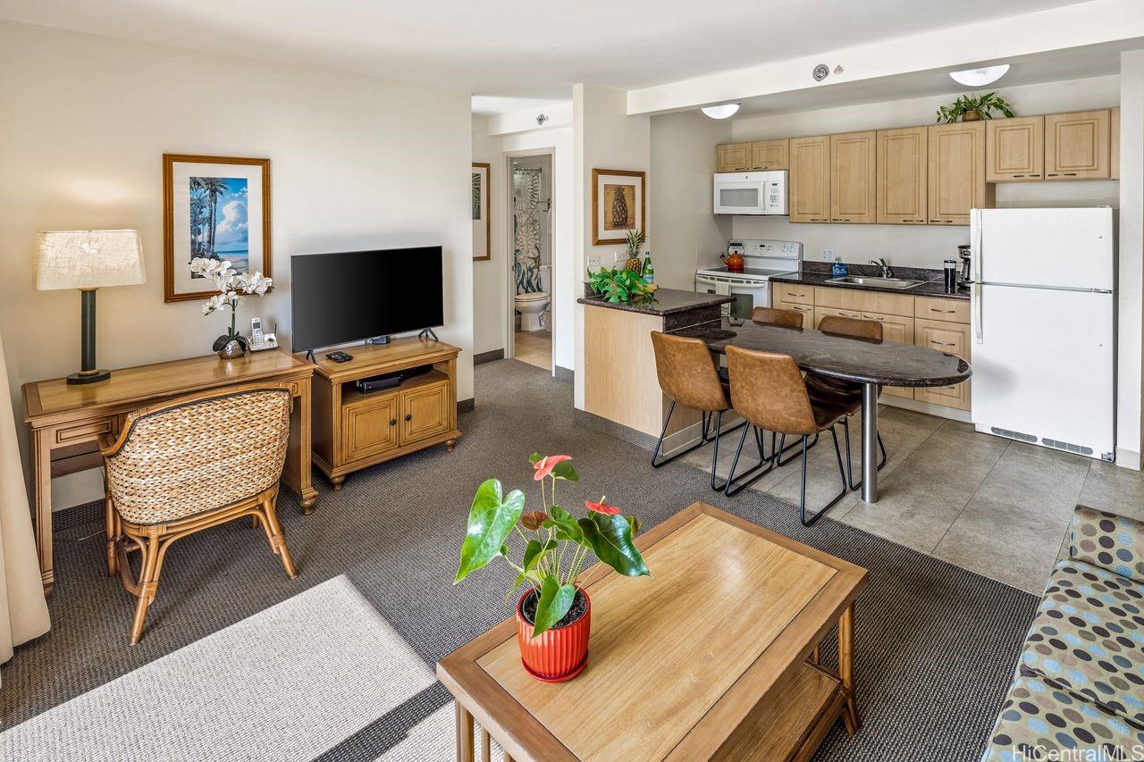 Waikiki Sunset condo # 906, Honolulu, Hawaii - photo 9 of 25