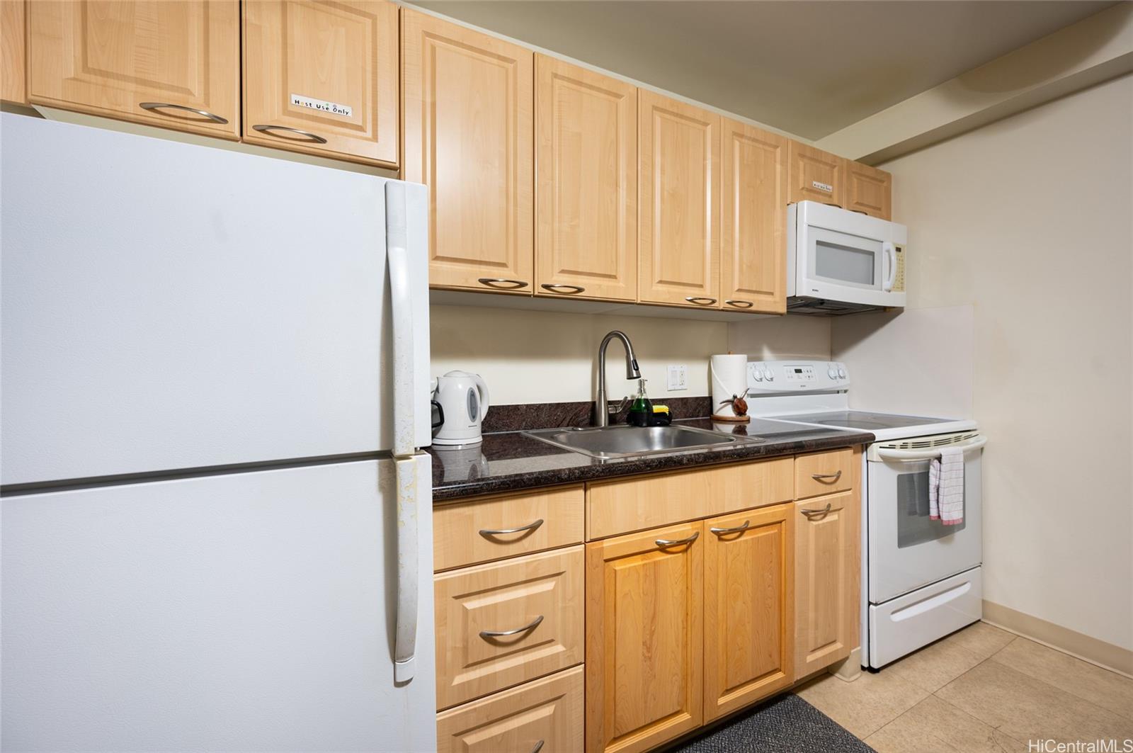 Waikiki Sunset condo # 910(NUC), Honolulu, Hawaii - photo 6 of 22