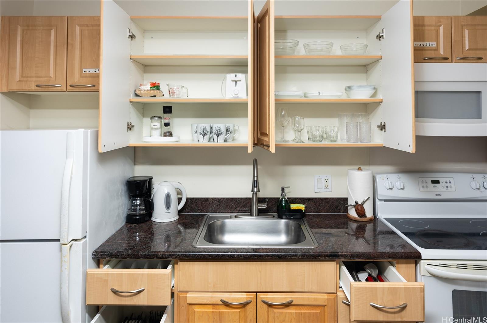 Waikiki Sunset condo # 910(NUC), Honolulu, Hawaii - photo 7 of 22