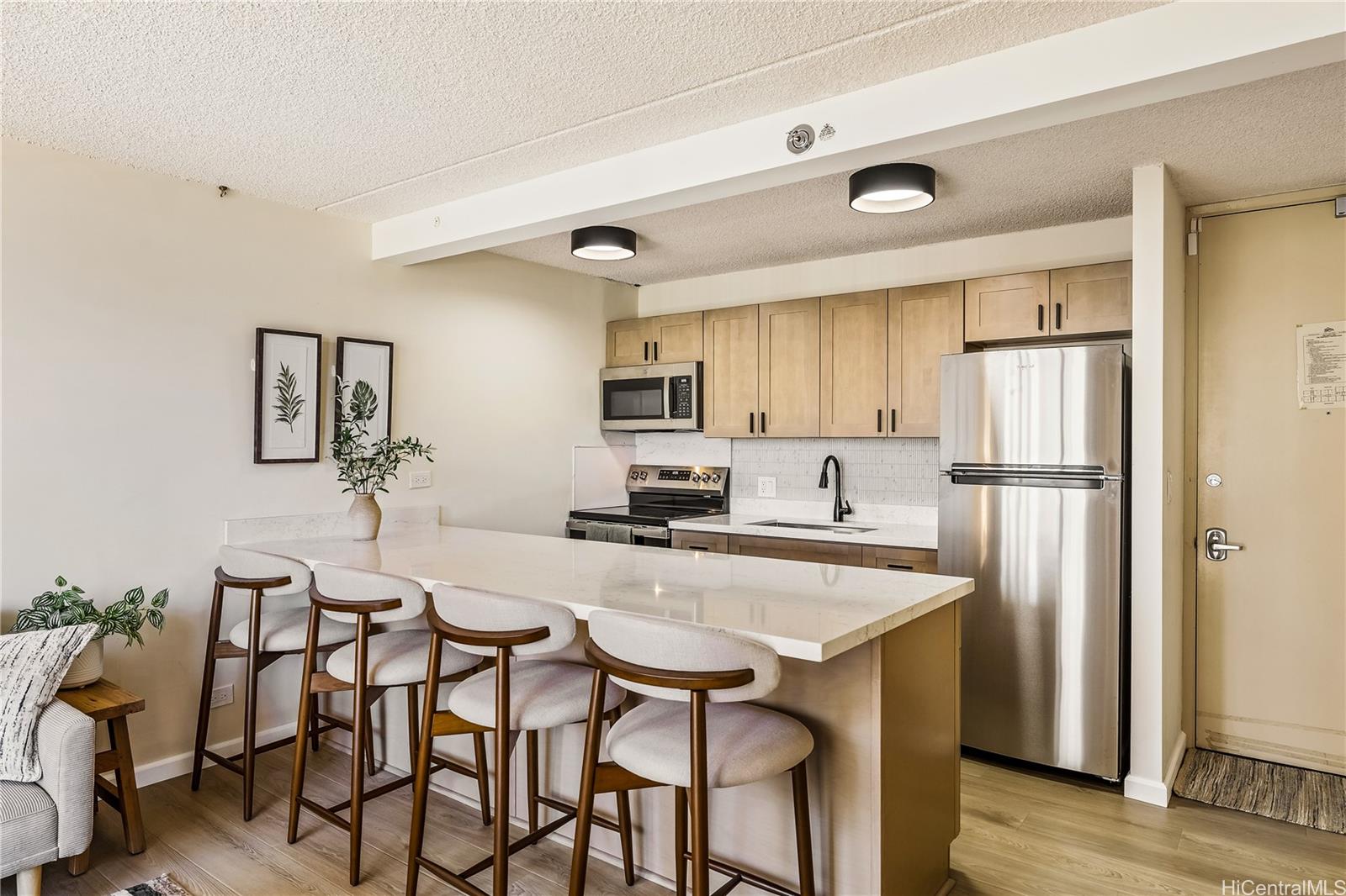 Waikiki Sunset condo # 912, Honolulu, Hawaii - photo 7 of 15