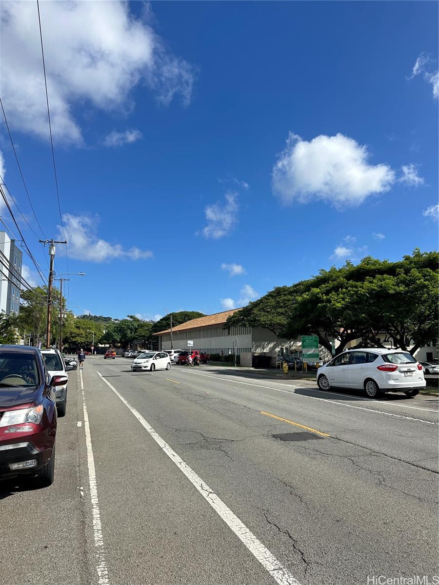 2304  Metcalf St Manoa-lower, Honolulu home - photo 21 of 22