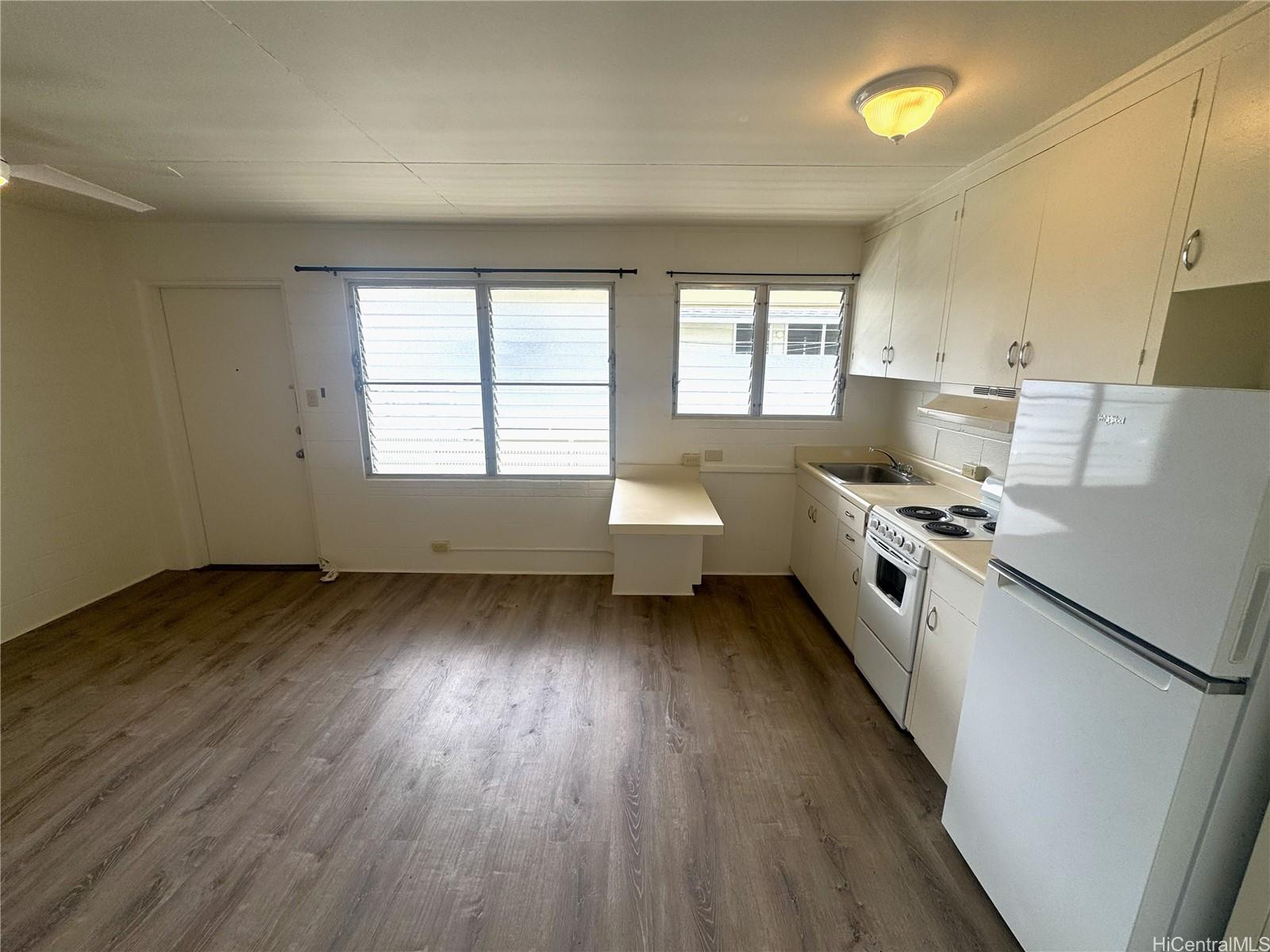 2307 Fern St Honolulu - Rental - photo 3 of 11