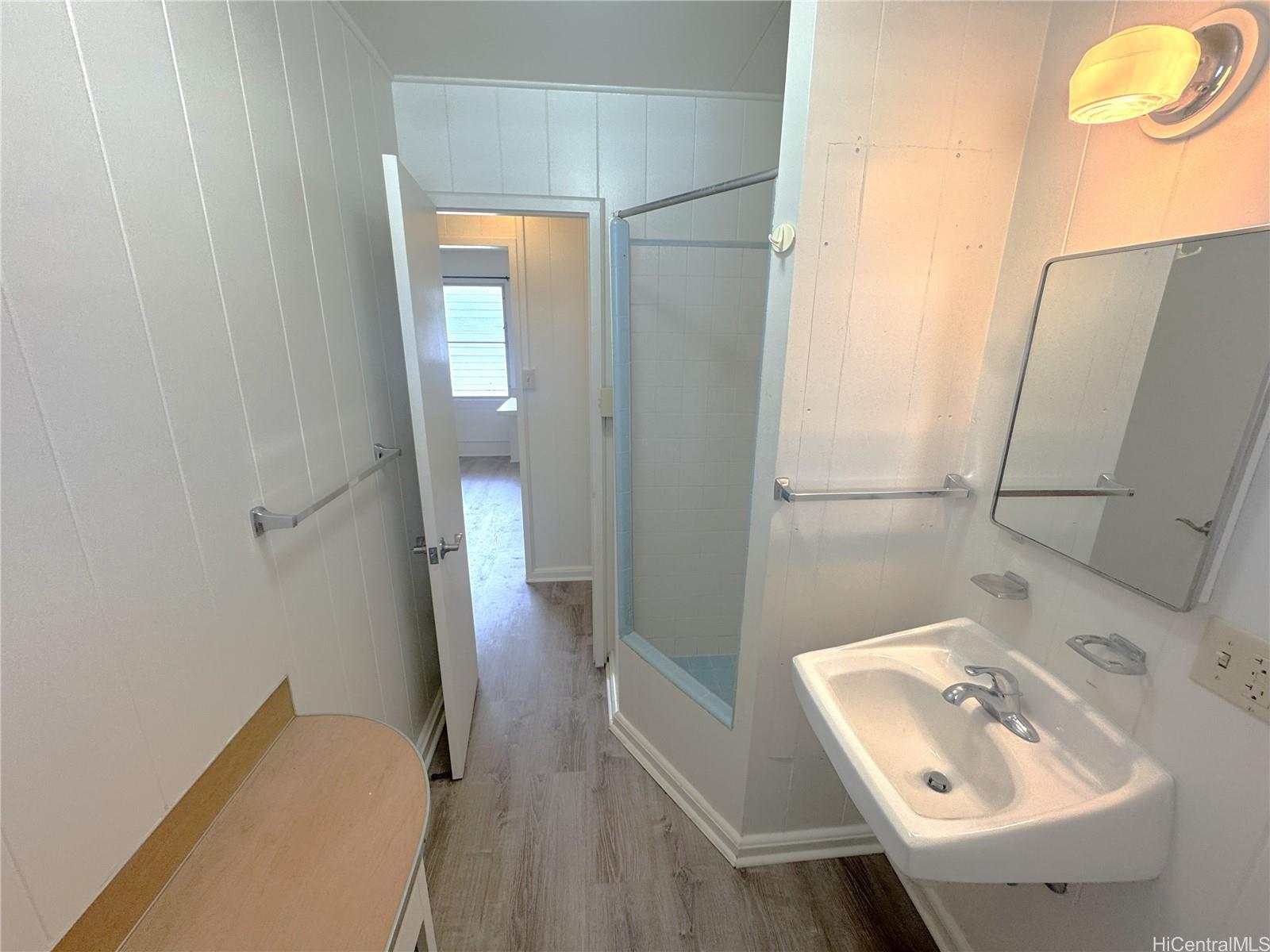 2307 Fern St Honolulu - Rental - photo 5 of 11