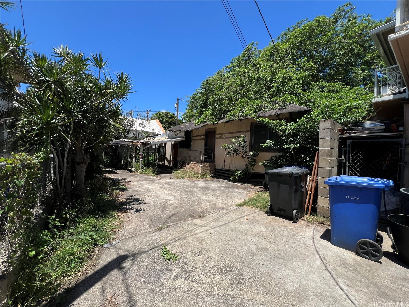 2307  School Street Kalihi-lower, Honolulu home - photo 3 of 4