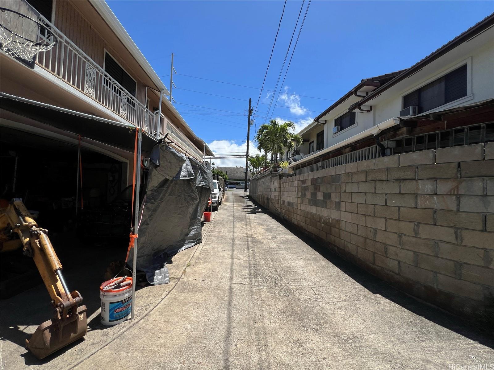 2307  School Street Kalihi-lower, Honolulu home - photo 4 of 4