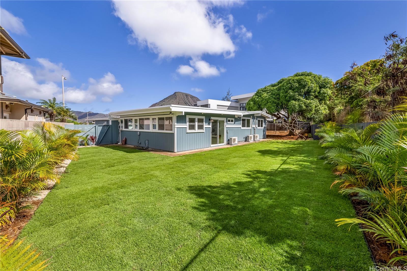 231  Hanakoa Place Koko Head Terrace, Hawaii Kai home - photo 7 of 17