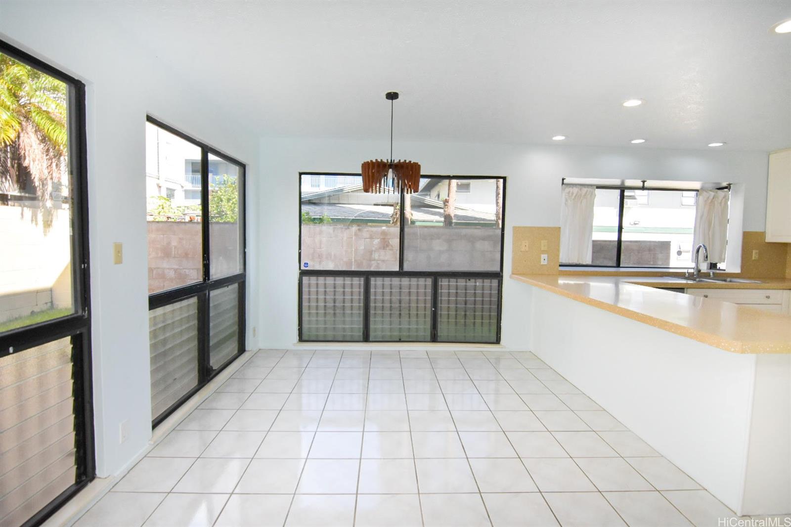 2312  Seaview Ave Manoa-lower, Honolulu home - photo 11 of 25