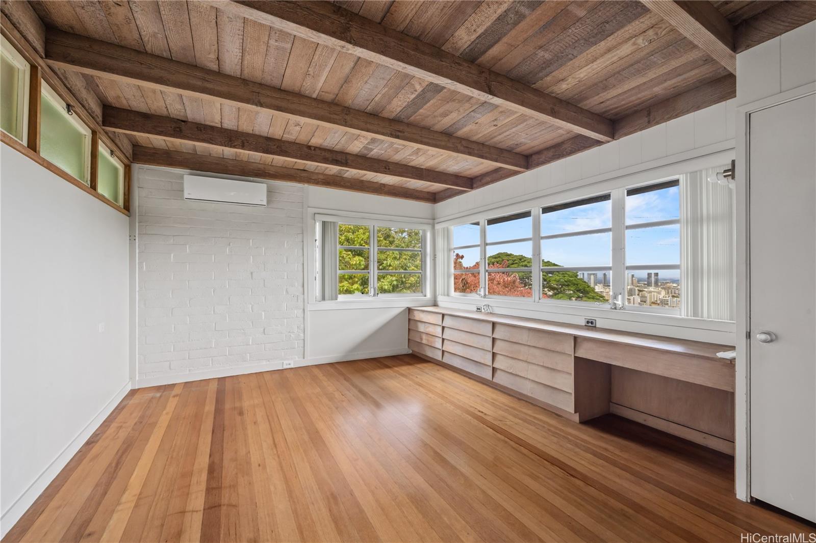 2316  Round Top Drive Makiki Heights, Honolulu home - photo 14 of 25