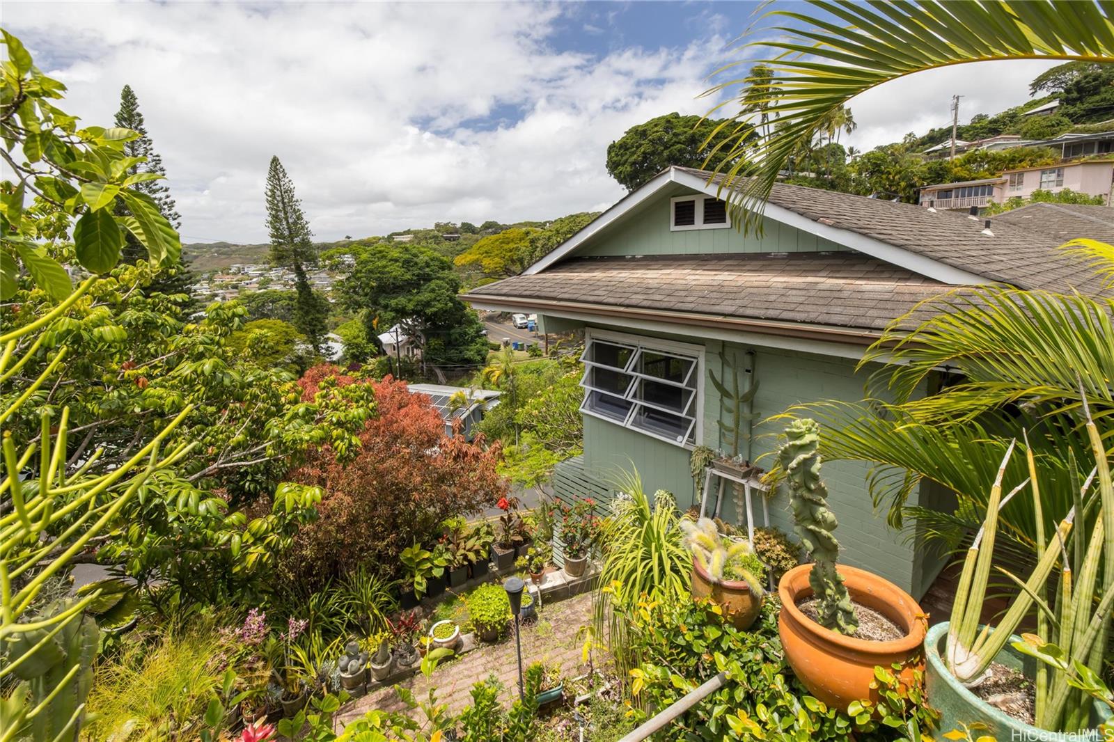 2316  Round Top Drive Makiki Heights, Honolulu home - photo 21 of 25