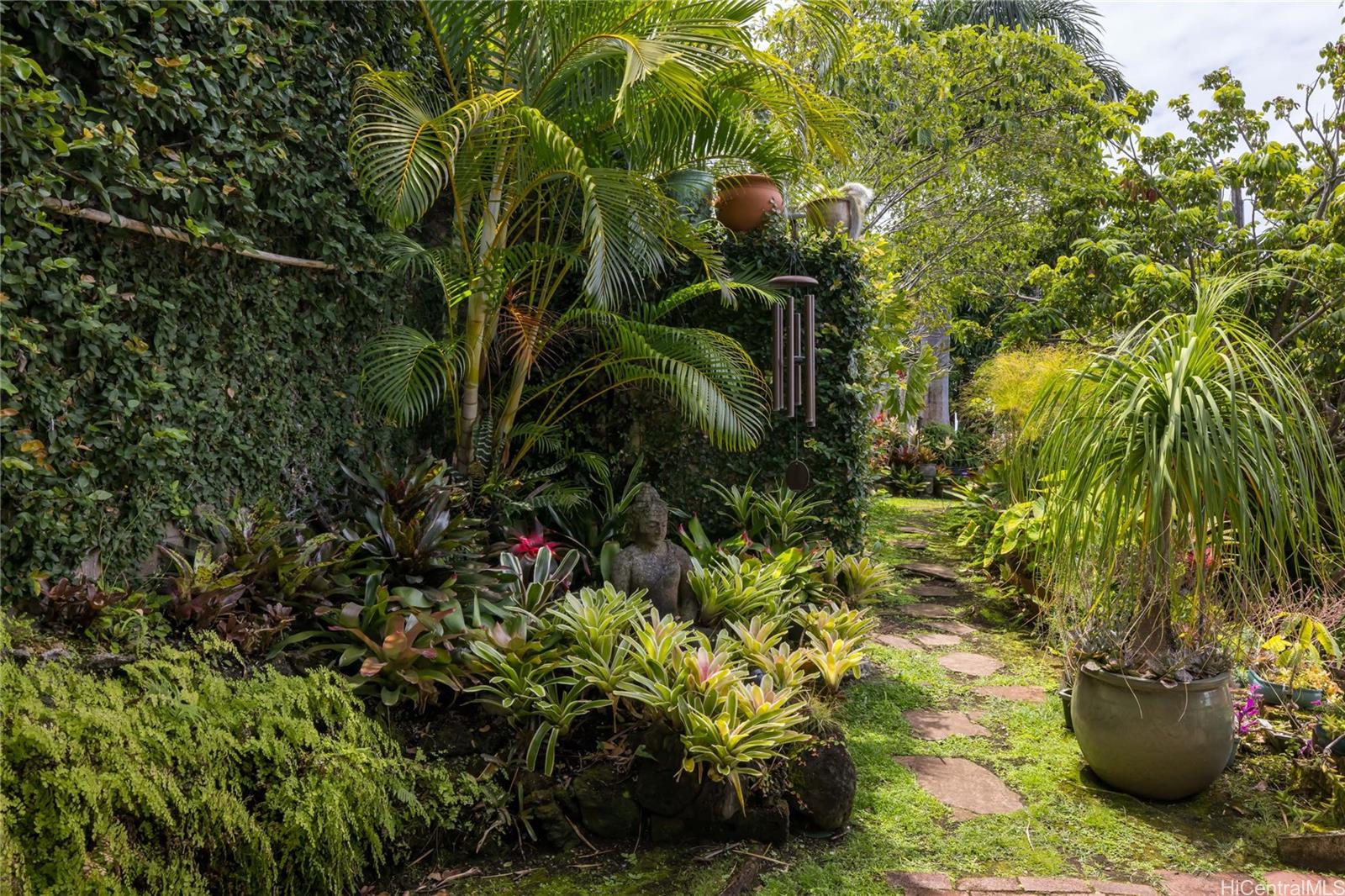 2316  Round Top Drive Makiki Heights, Honolulu home - photo 22 of 25