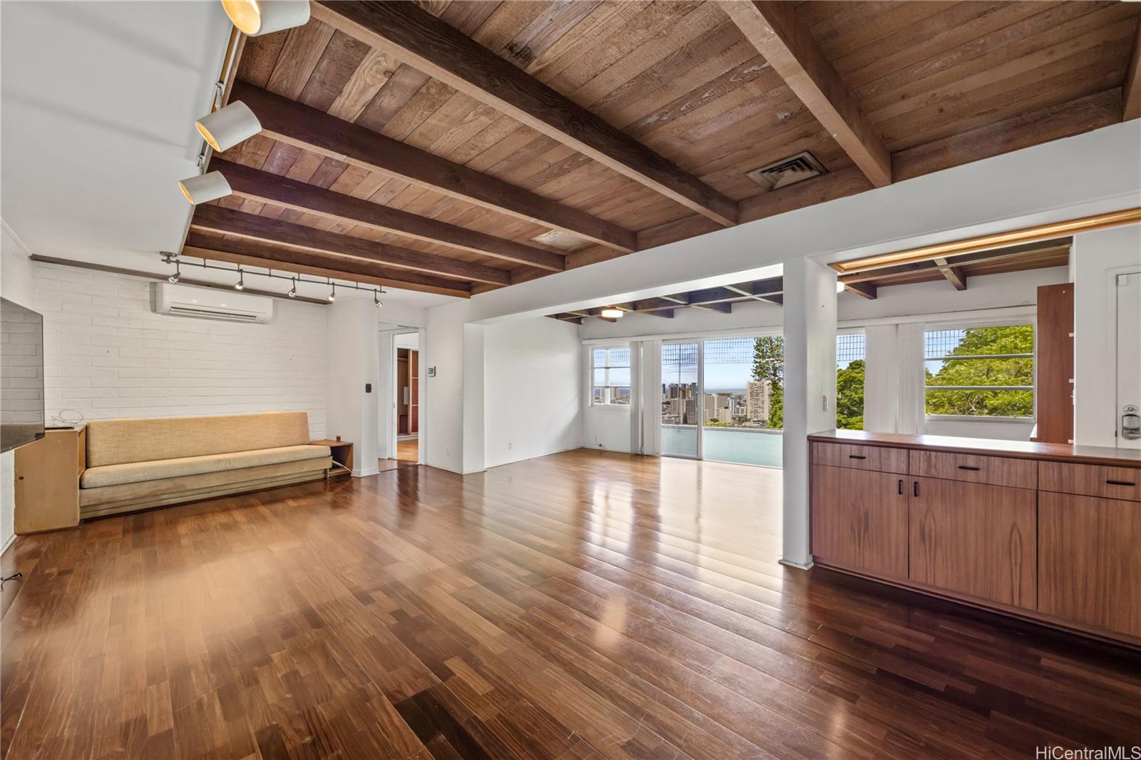 2316  Round Top Drive Makiki Heights, Honolulu home - photo 6 of 25