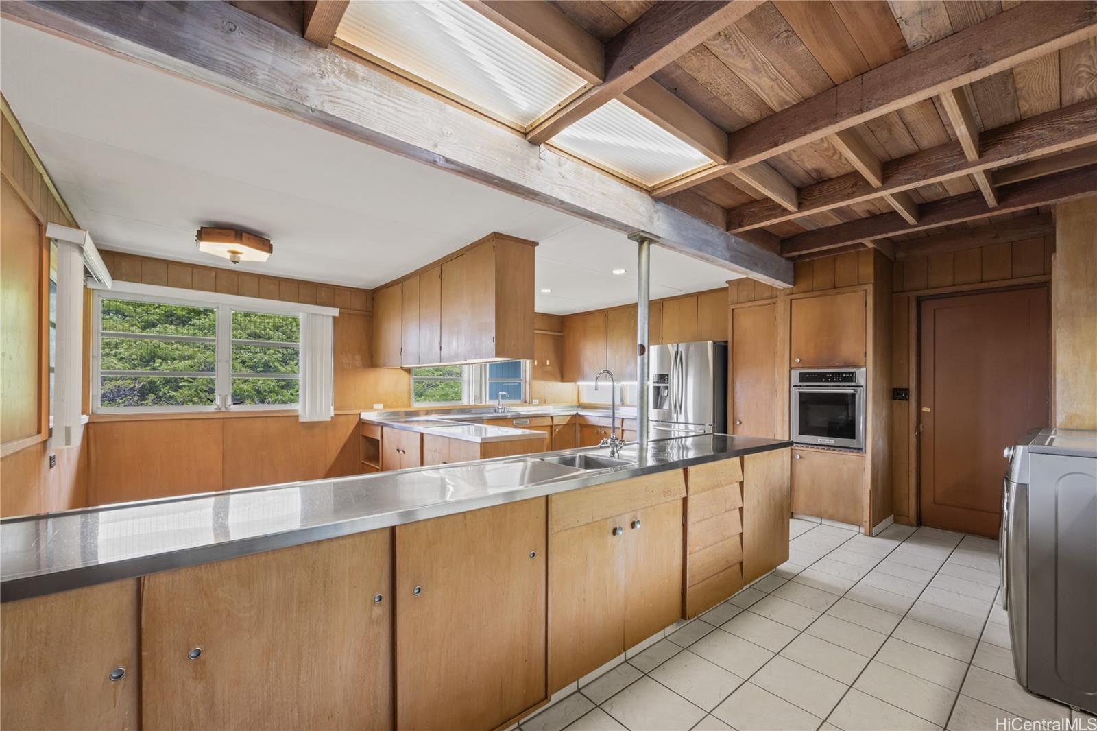 2316  Round Top Drive Makiki Heights, Honolulu home - photo 9 of 25