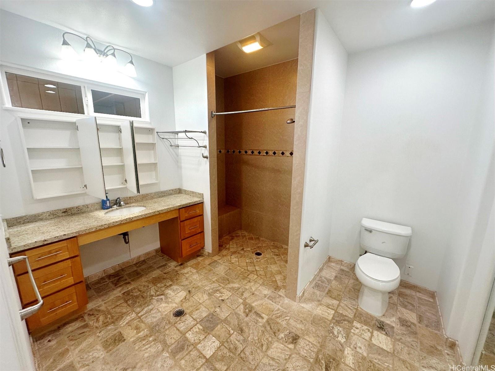 232 Hanakoa Place Honolulu - Rental - photo 16 of 24