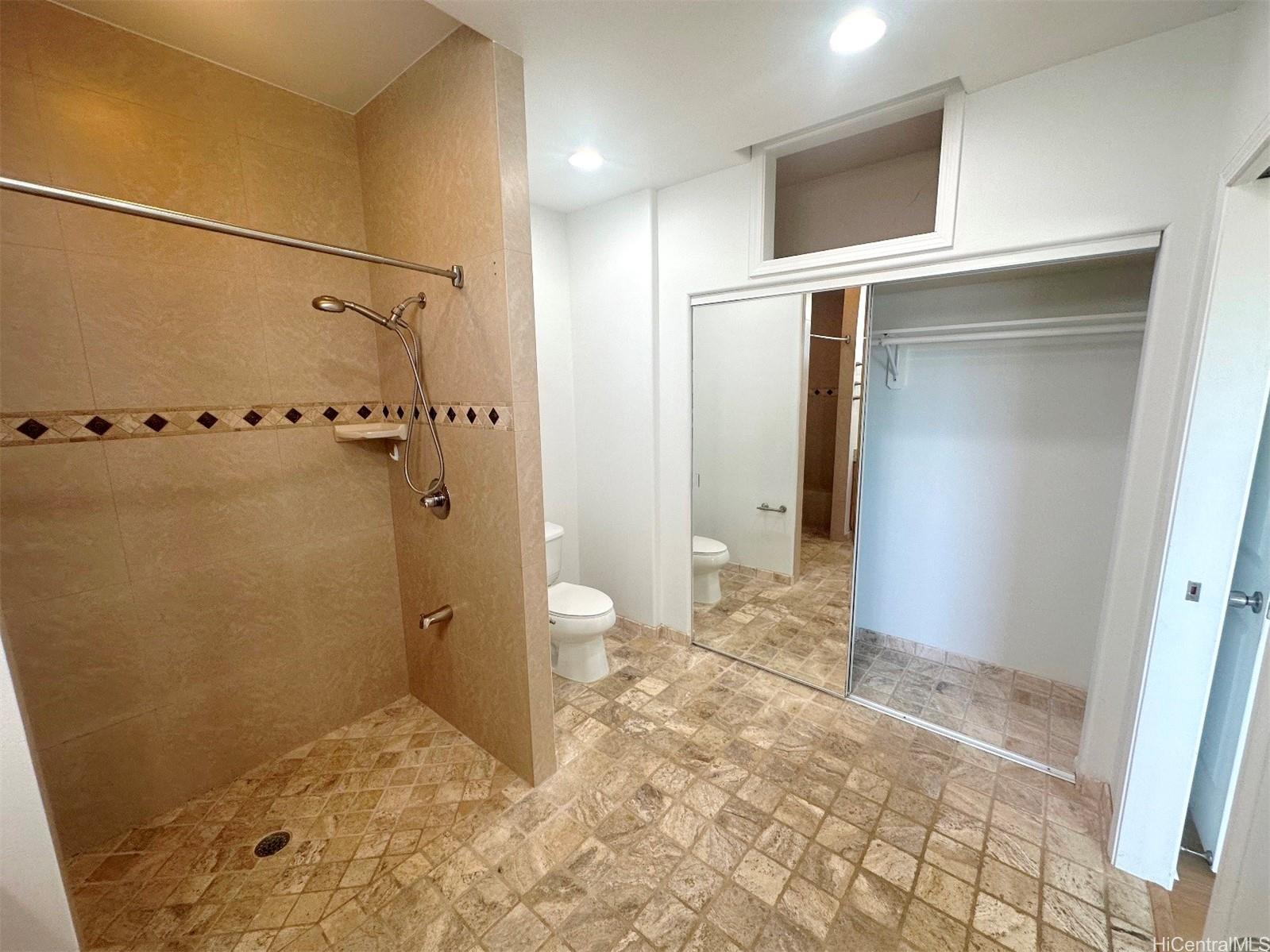 232 Hanakoa Place Honolulu - Rental - photo 17 of 24