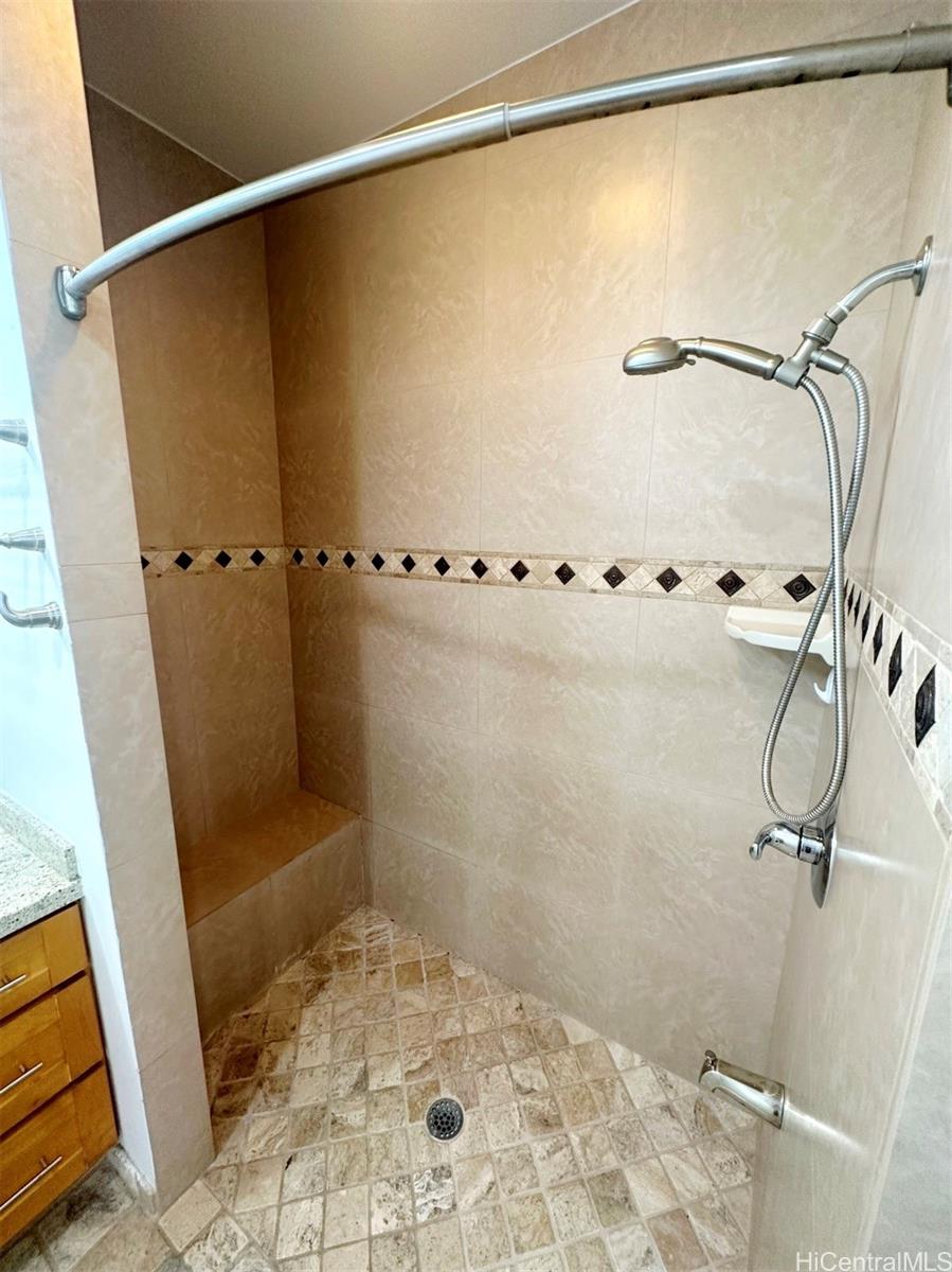 232 Hanakoa Place Honolulu - Rental - photo 18 of 24