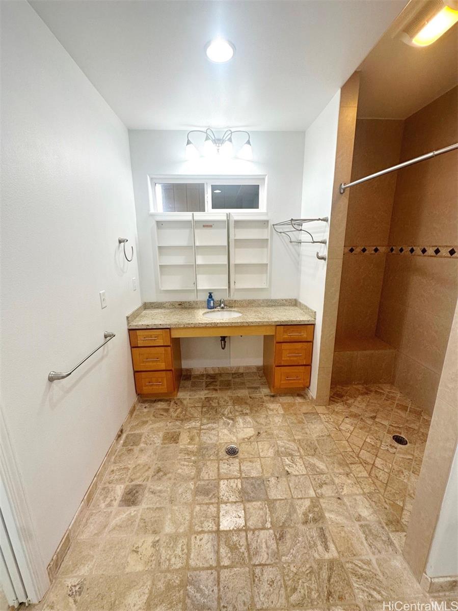 232 Hanakoa Place Honolulu - Rental - photo 19 of 24