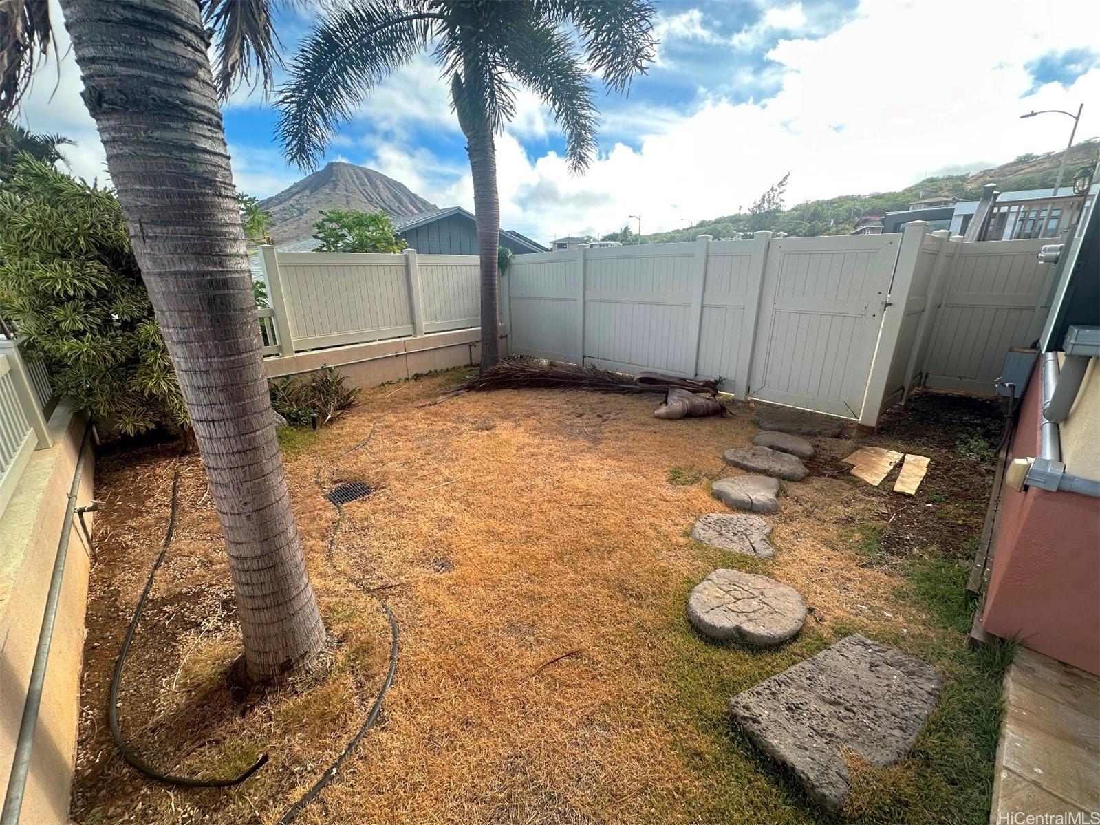 232 Hanakoa Place Honolulu - Rental - photo 20 of 24