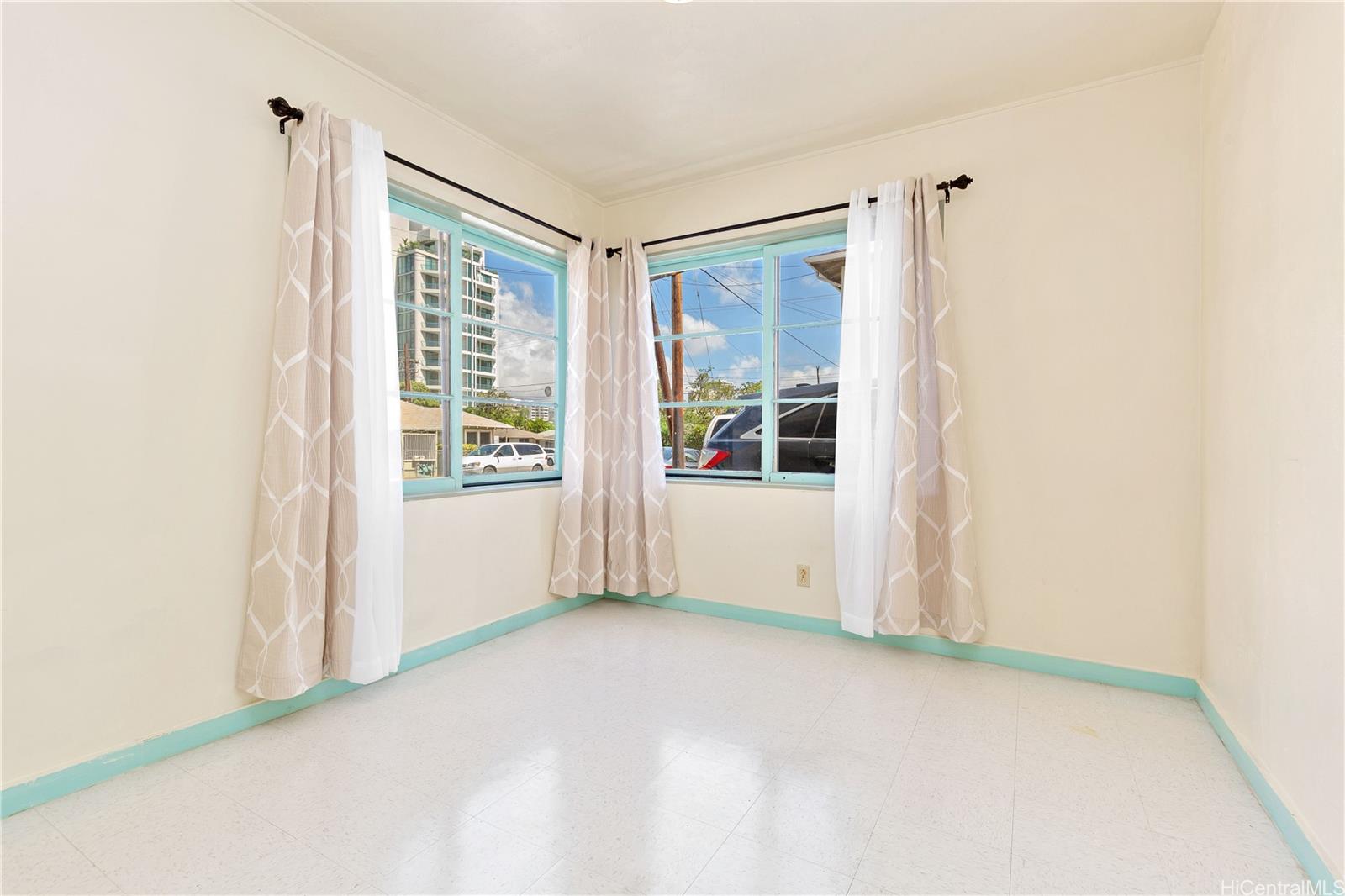 2325 Lime St Honolulu - Multi-family - photo 12 of 20