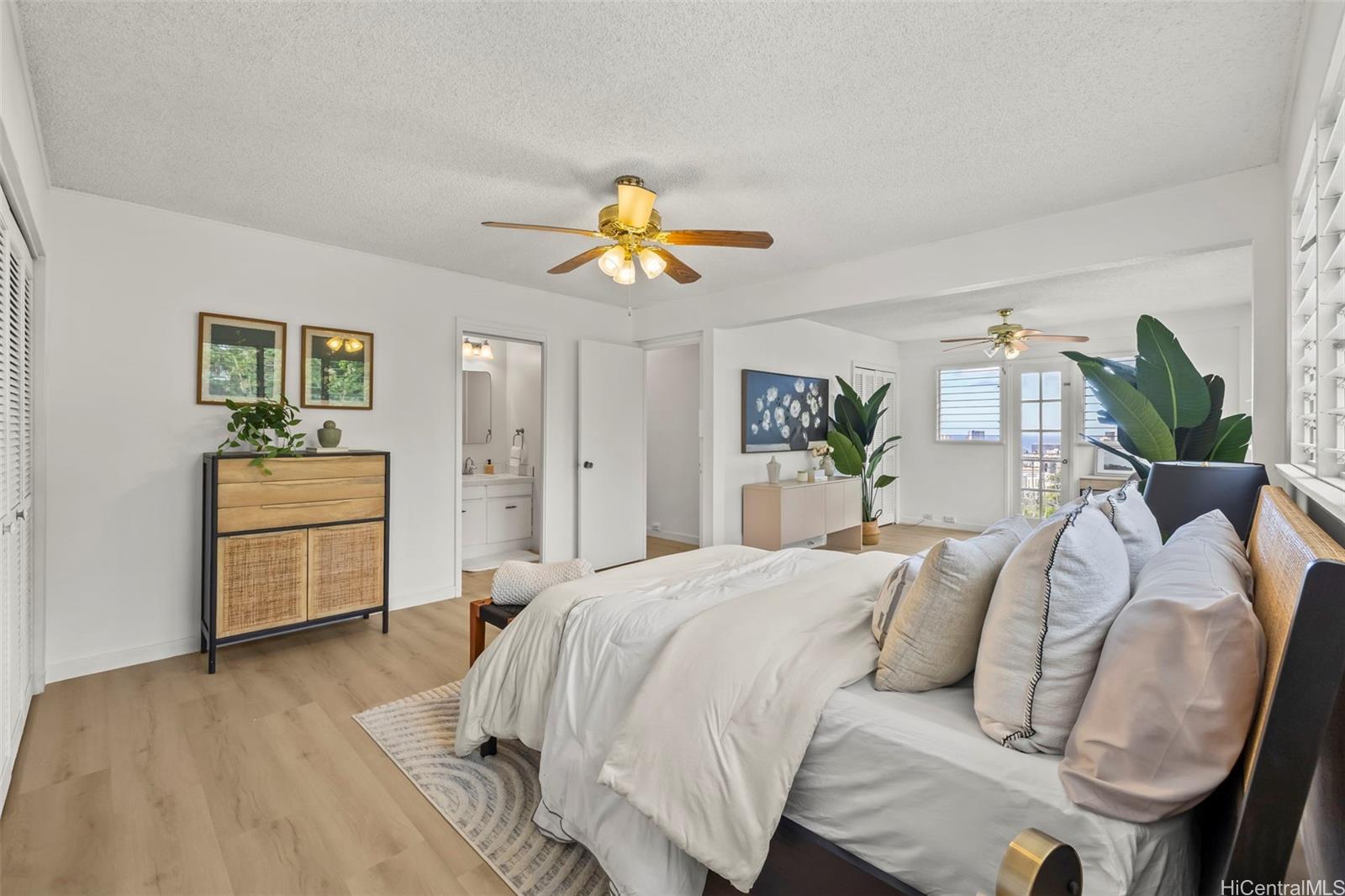 2325/2327 Round Top Drive Honolulu - Multi-family - photo 8 of 25