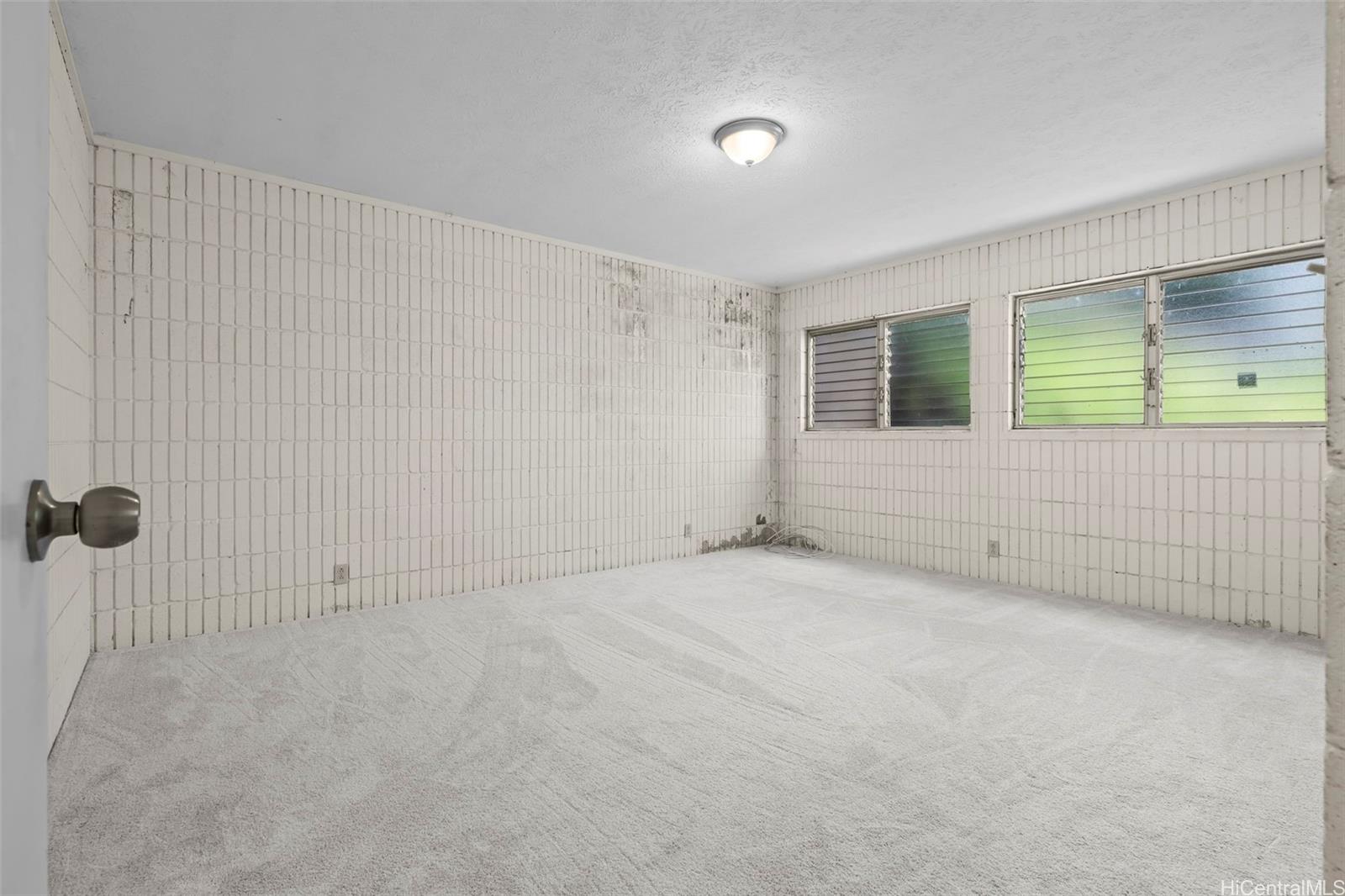 2325/2327 Round Top Dr Honolulu - Multi-family - photo 21 of 25