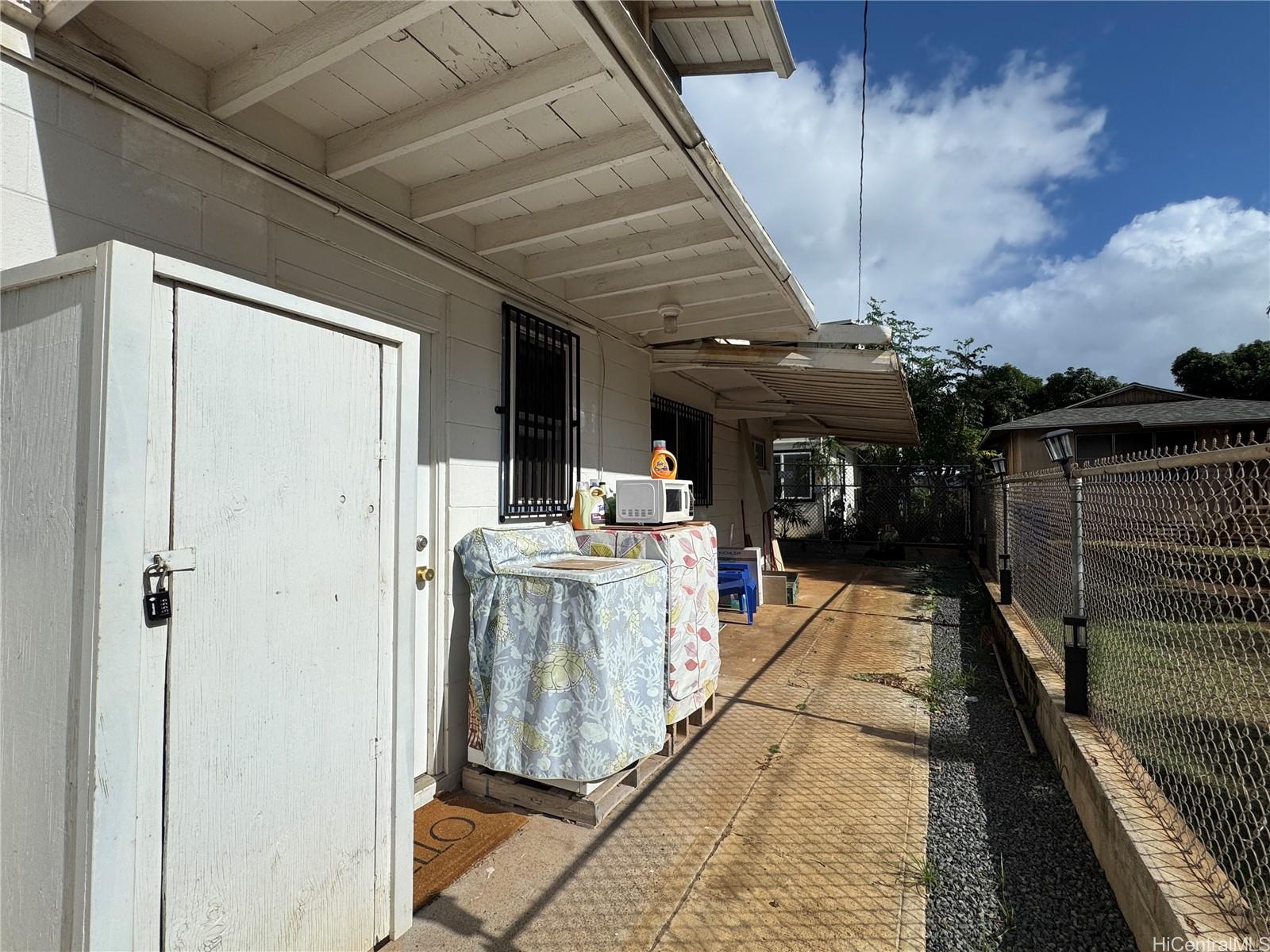 2326 Rose St Honolulu - Rental - photo 3 of 19