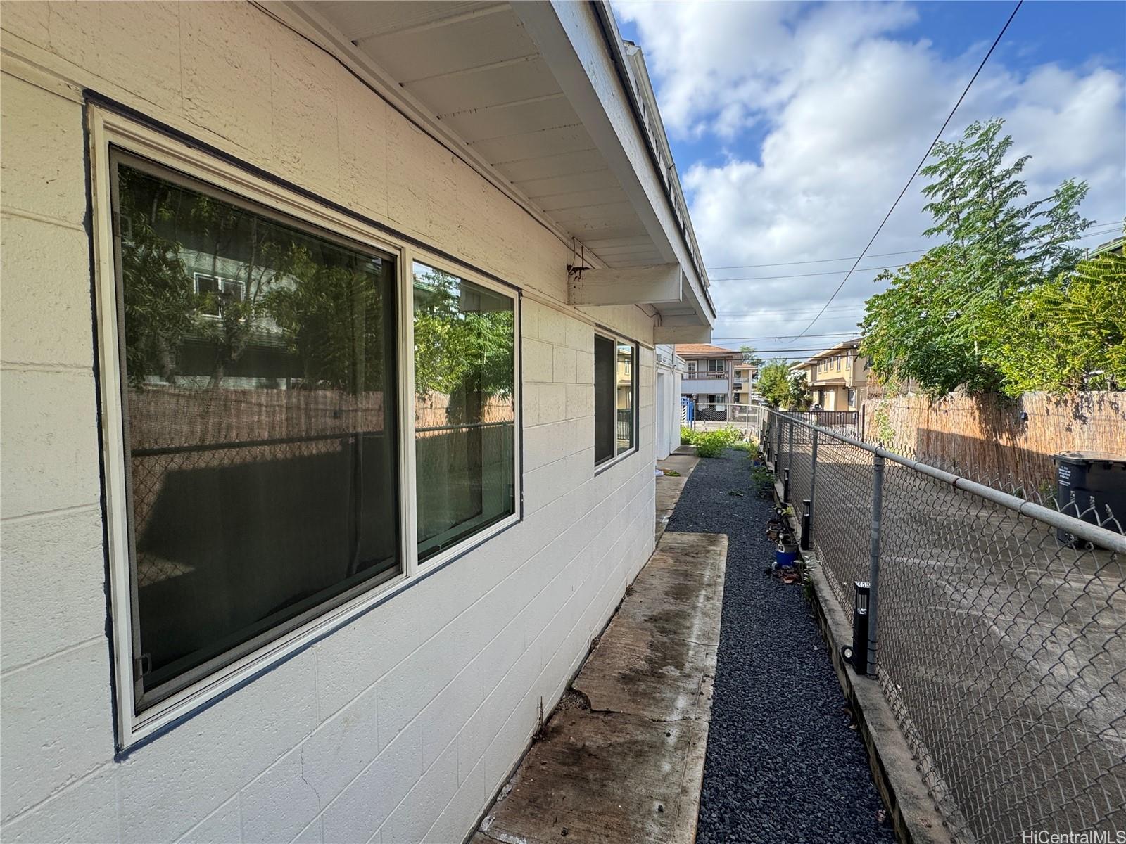 2326 Rose St Honolulu - Rental - photo 5 of 19