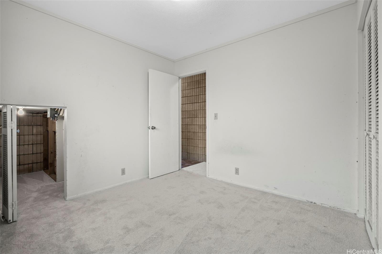 2327  Round Top Drive Makiki Heights, Honolulu home - photo 17 of 19