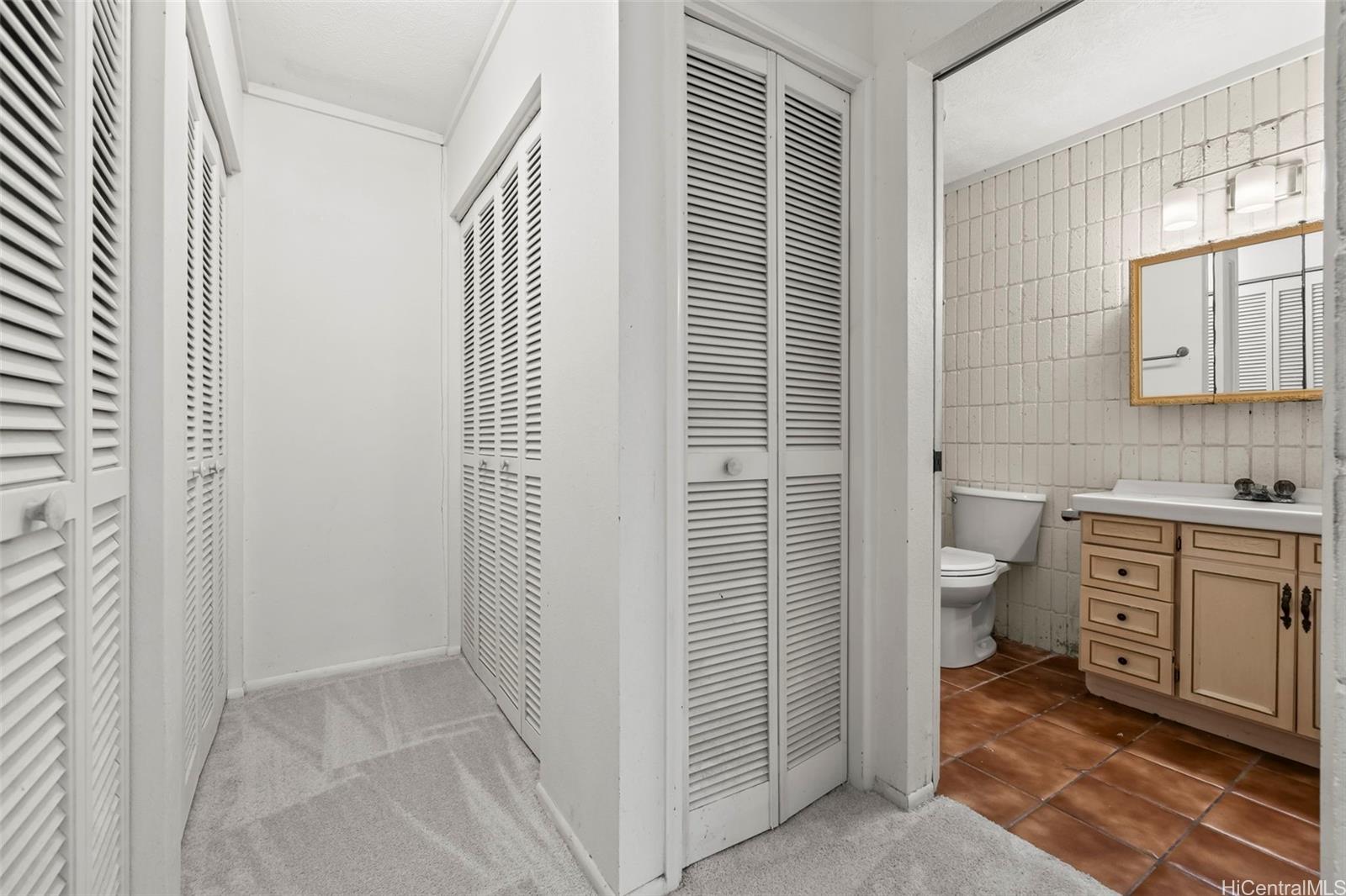 2327  Round Top Dr Makiki Heights, Honolulu home - photo 10 of 22