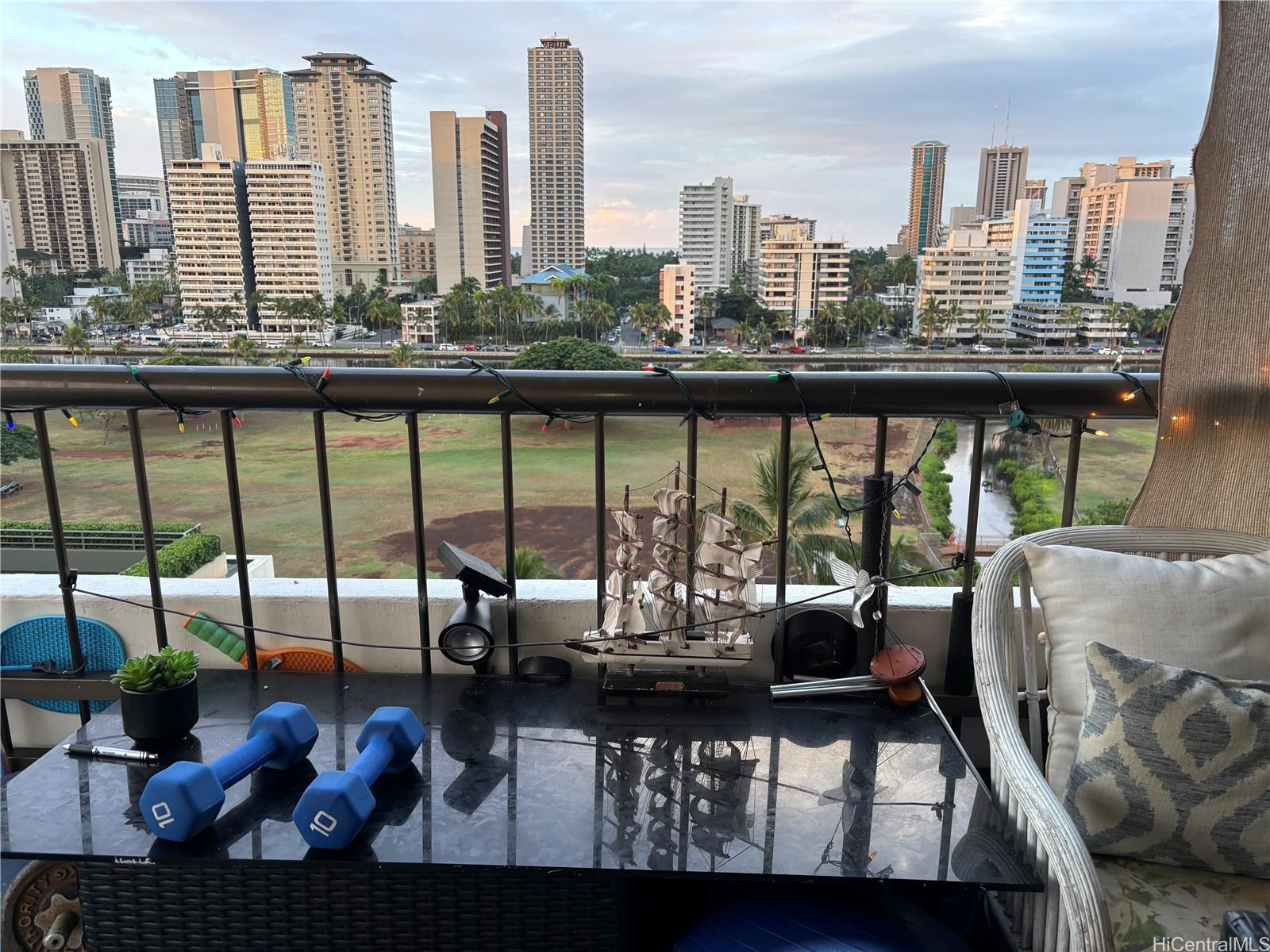 Marco Polo Apts condo # 1008, Honolulu, Hawaii - photo 3 of 11