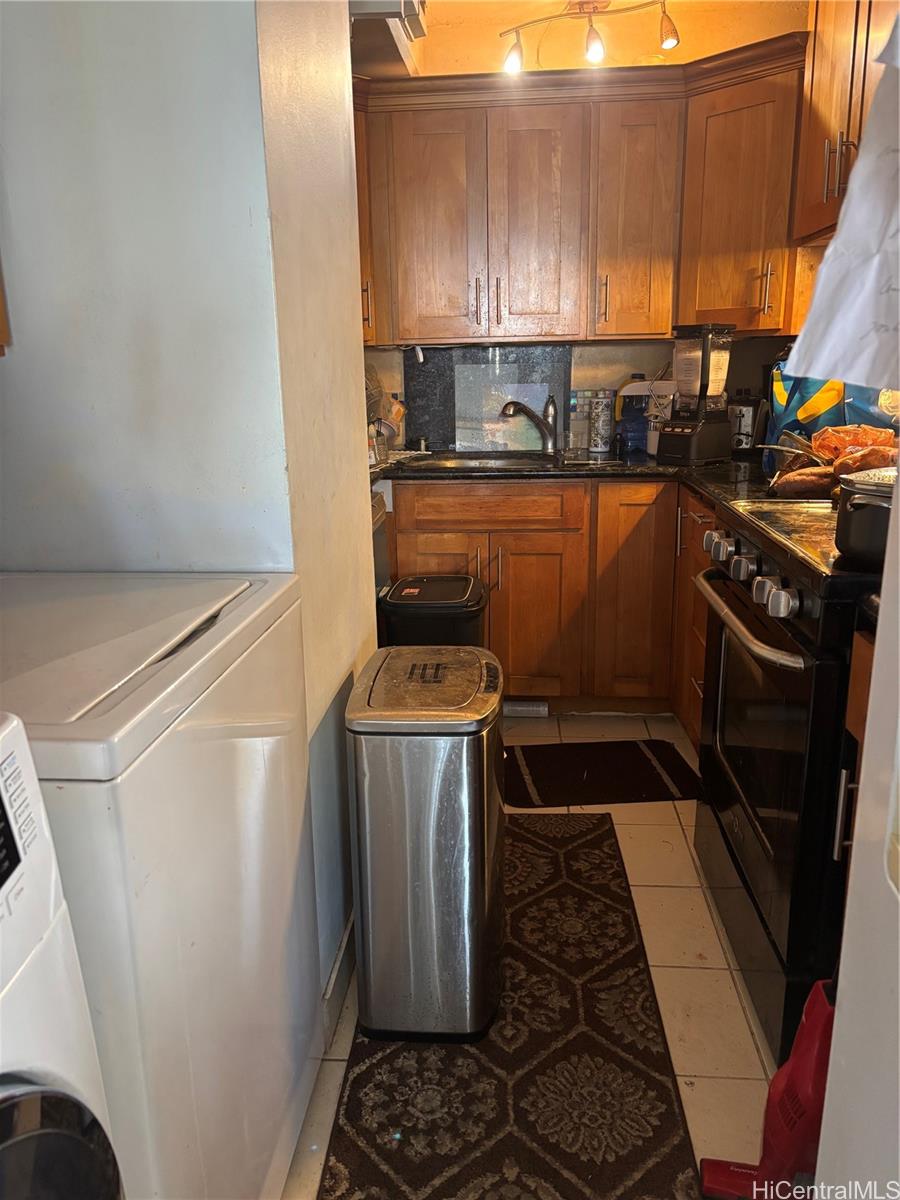 Marco Polo Apts condo # 1008, Honolulu, Hawaii - photo 6 of 17