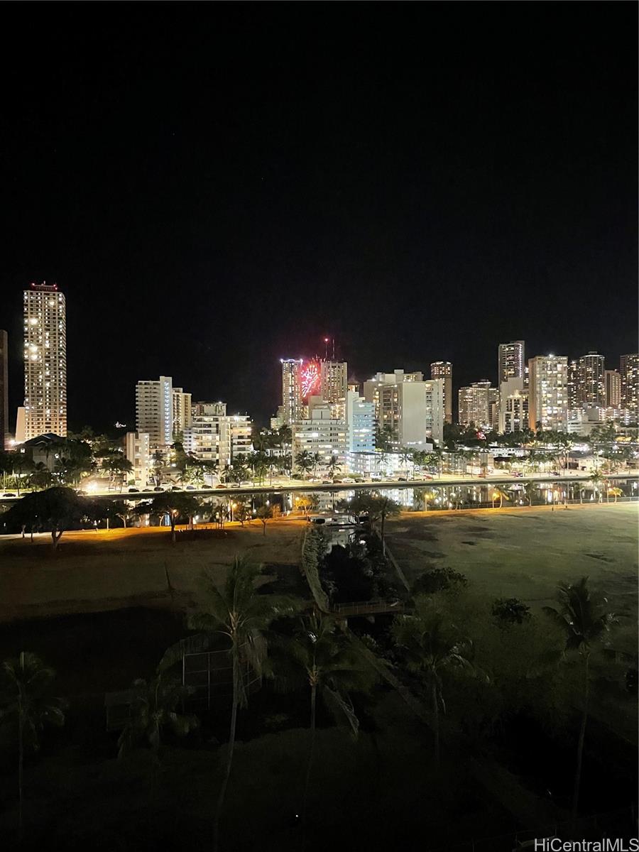 2333 Kapiolani Blvd Honolulu - Rental - photo 4 of 17