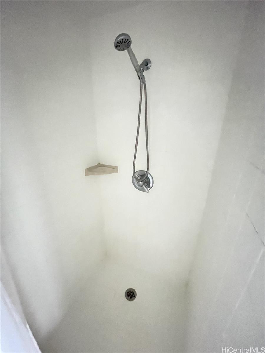 2333 Kapiolani Blvd Honolulu - Rental - photo 8 of 10