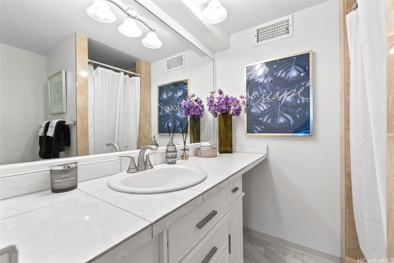 Marco Polo Apts condo # 1301, Honolulu, Hawaii - photo 10 of 25