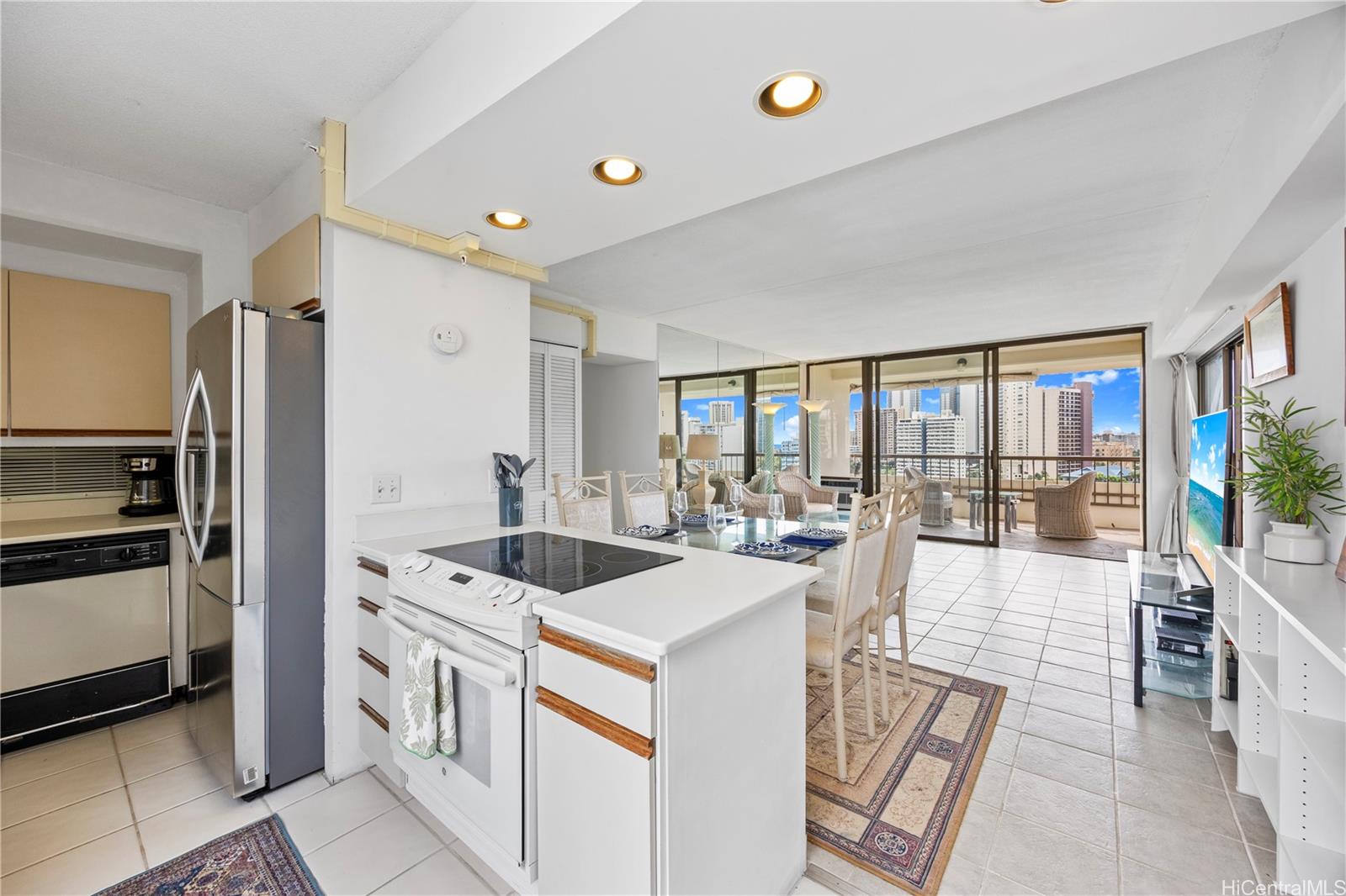 Marco Polo Apts condo # 1317, Honolulu, Hawaii - photo 13 of 25