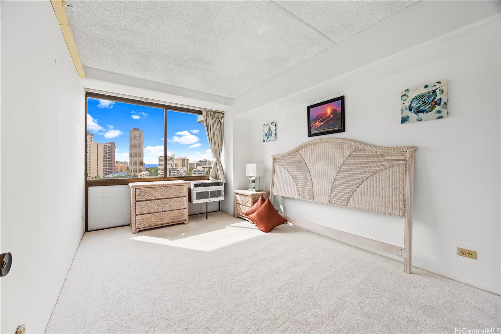 Marco Polo Apts condo # 1317, Honolulu, Hawaii - photo 18 of 25