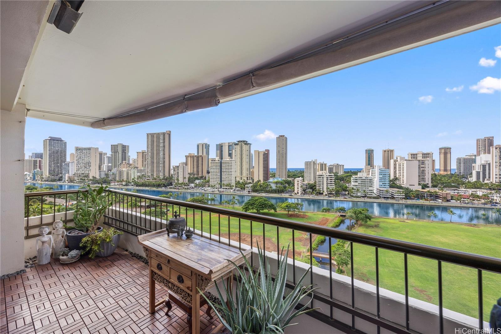 Marco Polo Apts condo # 1410, Honolulu, Hawaii - photo 3 of 25