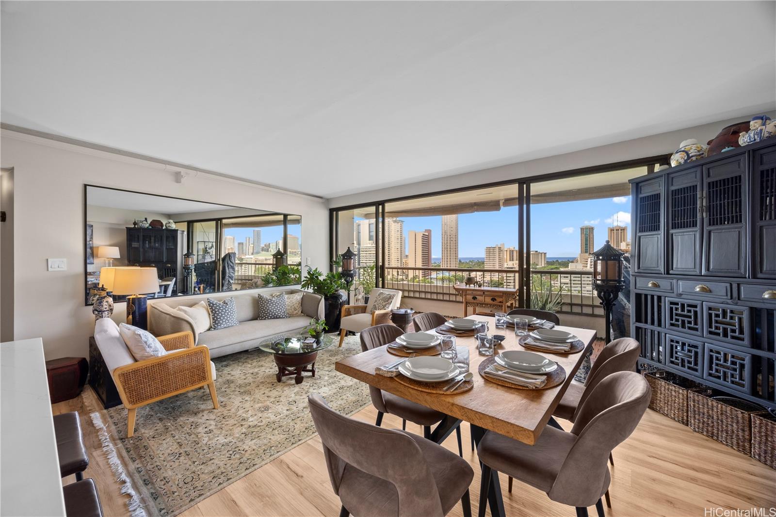 Marco Polo Apts condo # 1410, Honolulu, Hawaii - photo 5 of 25