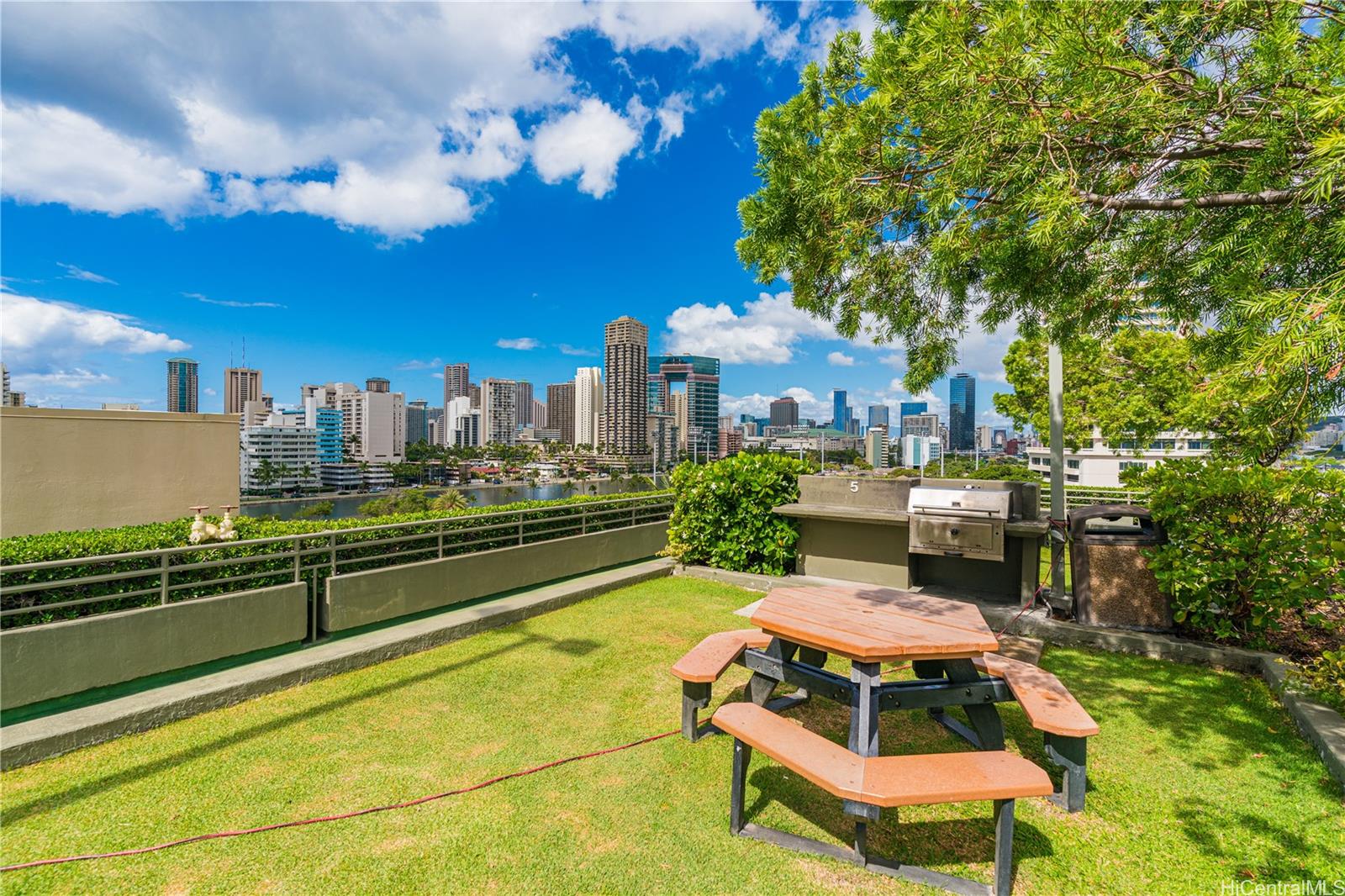 Marco Polo Apts condo # 1509, Honolulu, Hawaii - photo 22 of 25