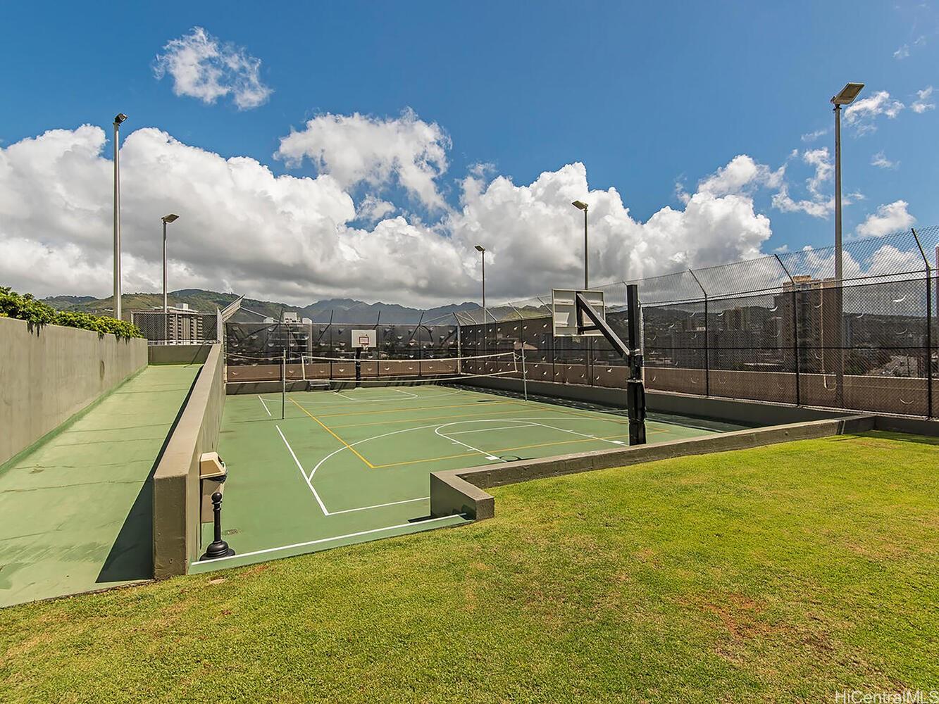 Marco Polo Apts condo # 1606, Honolulu, Hawaii - photo 12 of 17